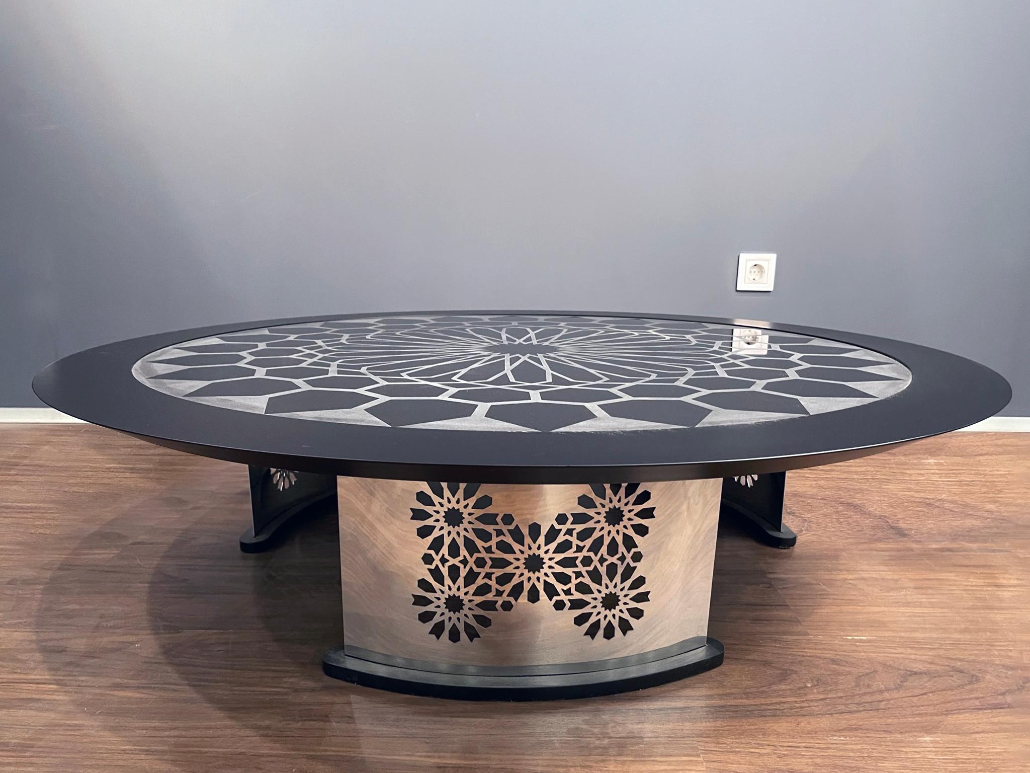 Modern Round Coffee Table Polished Stainless Steel Black Lacquer Black Glass In New Condition For Sale In Vila Nova Famalicão, PT