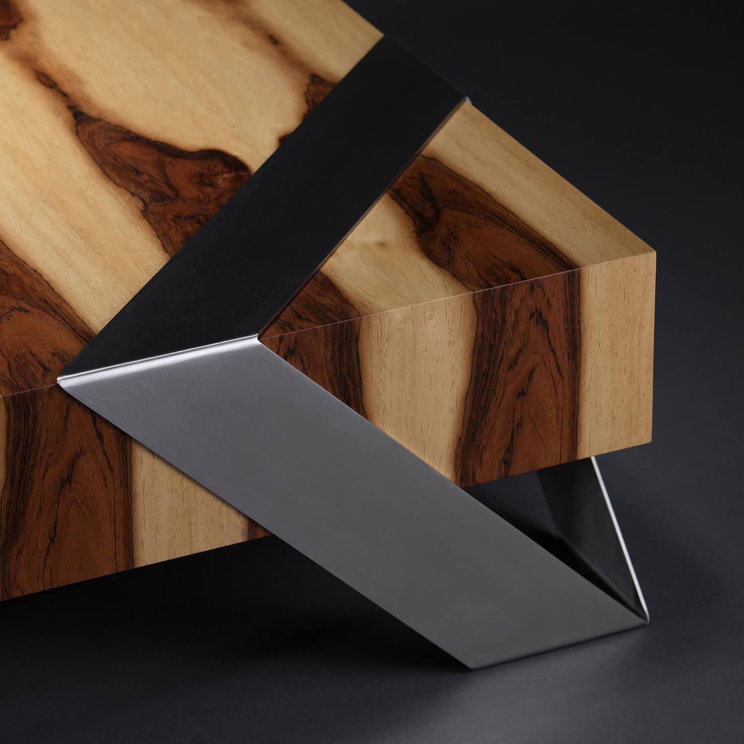 Table basse carrée minimaliste et moderne en bois de teinture inoxydable brossée en vente 9