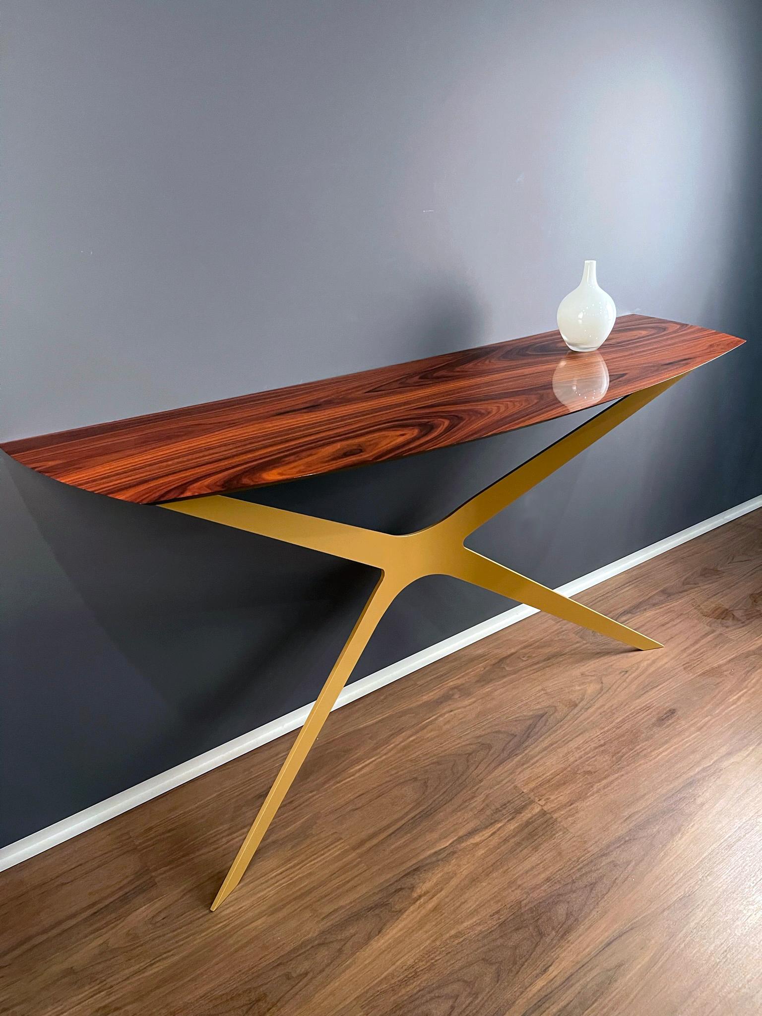 Modern Minimalist Console Table in High-Gloss Ironwood and Gold Lacquered Steel In New Condition For Sale In Vila Nova Famalicão, PT