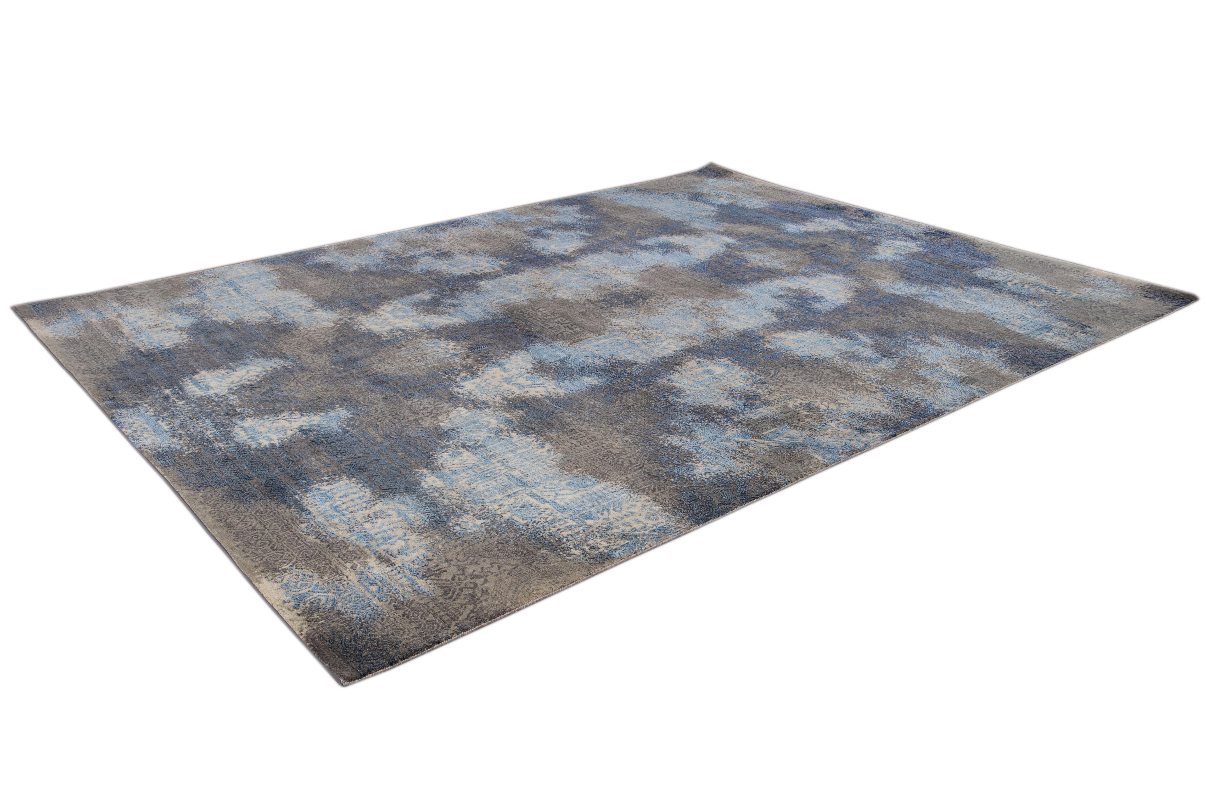 21st Century Modern Contemporary Abstract Wool Rug For Sale 9