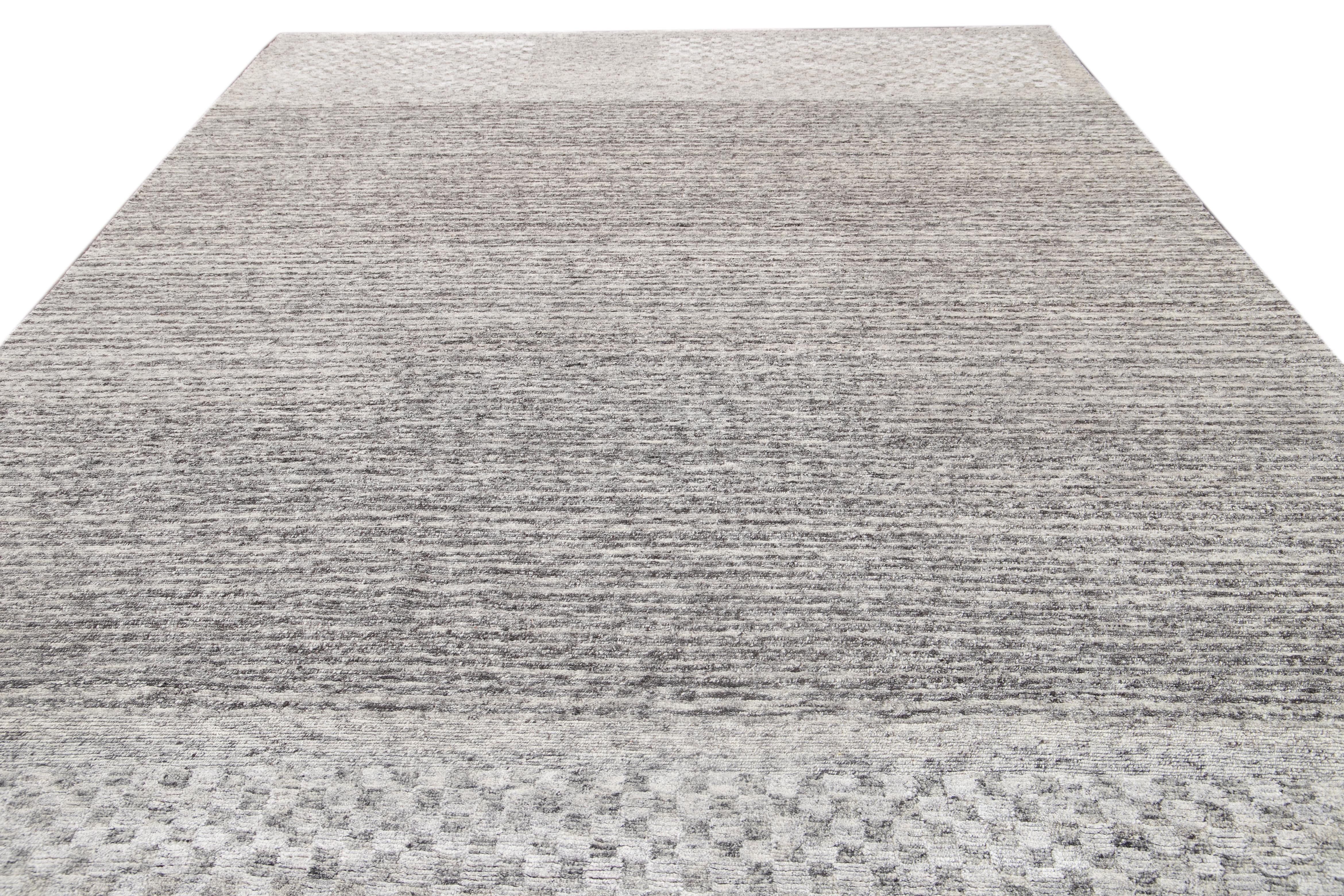 21st Century Contemporary  Textured Loop Wool Rug For Sale 6