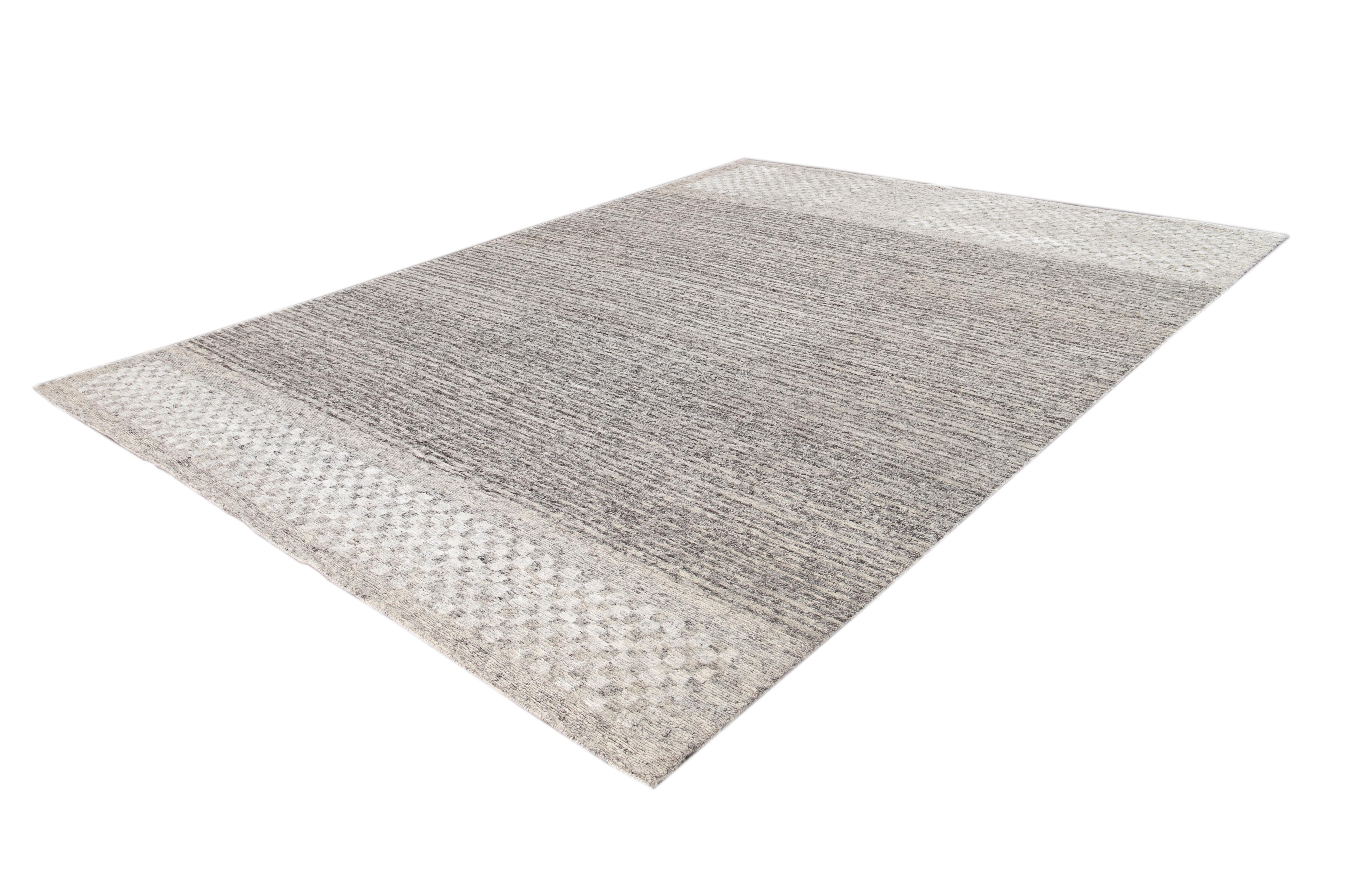 21st Century Contemporary  Textured Loop Wool Rug For Sale 7