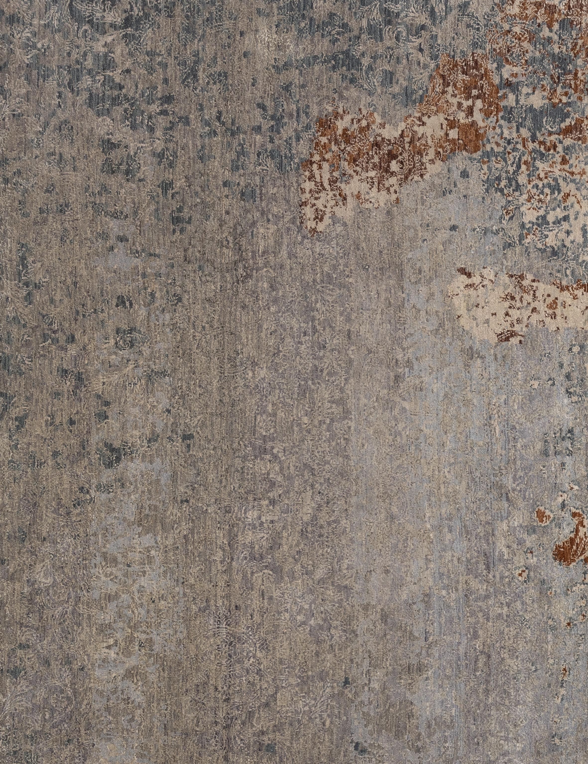 Introducing our exquisite contemporary rug, a masterpiece of elegance and sophistication, handcrafted in India by skilled artisans. Made from the finest wool sourced from the region, this rug boasts a luxurious texture that is both soft to the touch