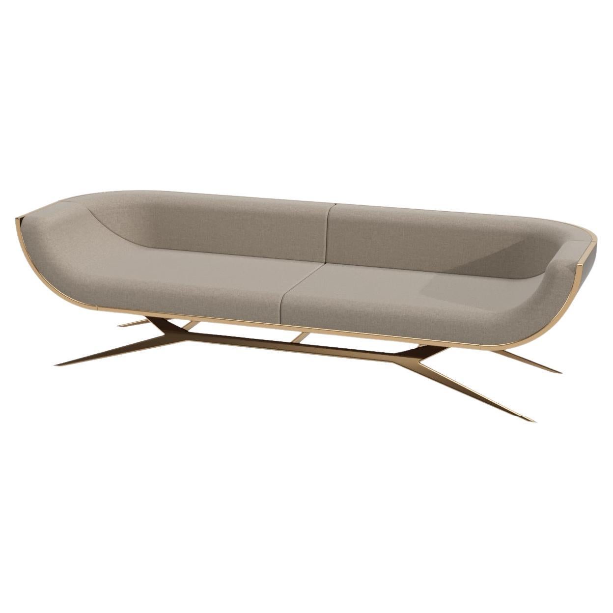 Modernes dreisitziges Sofa aus Holz mit geschwungener Rückenlehne aus Eisenholz, poliertem Messing und Goldausführung