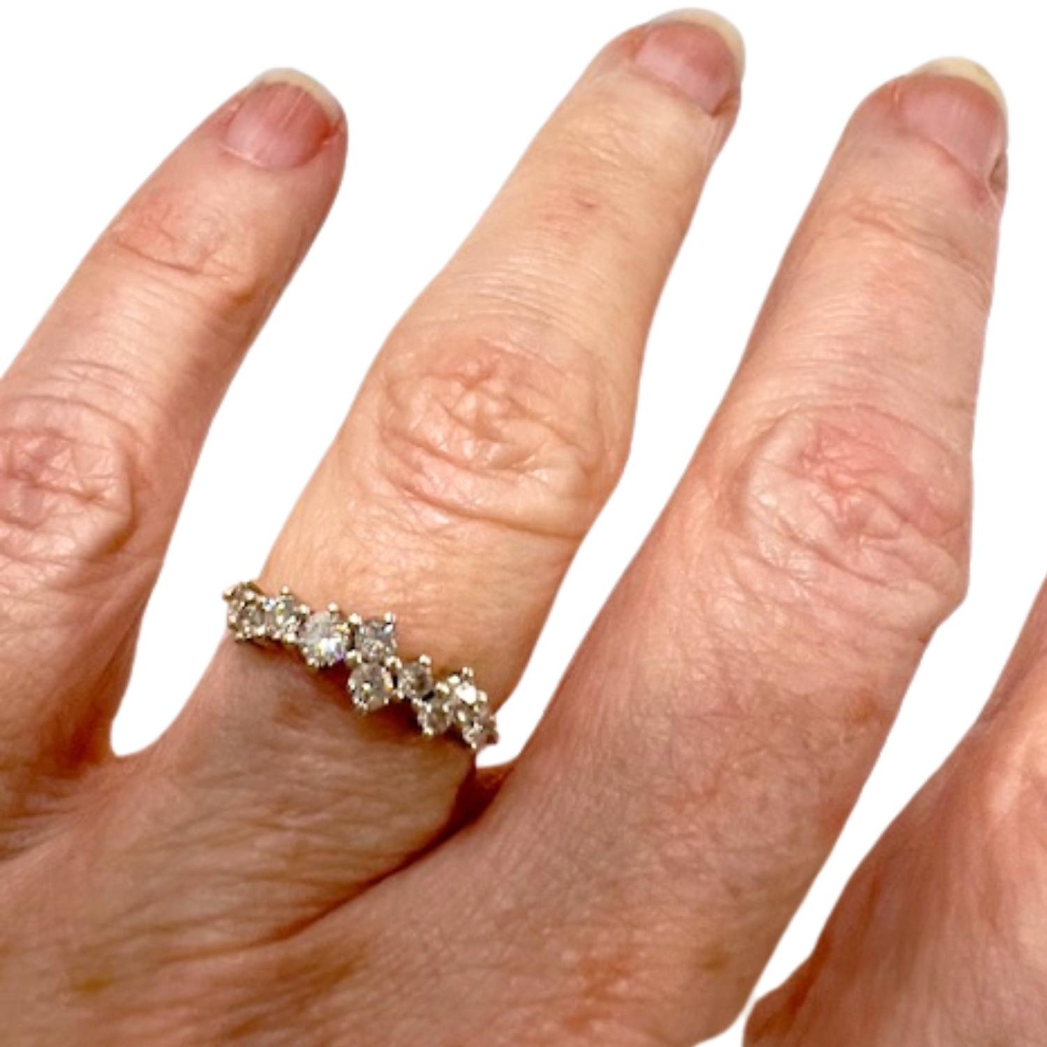 Taille brillant Diamant moderne du 21e siècle en or 18 carats  Bague en vente