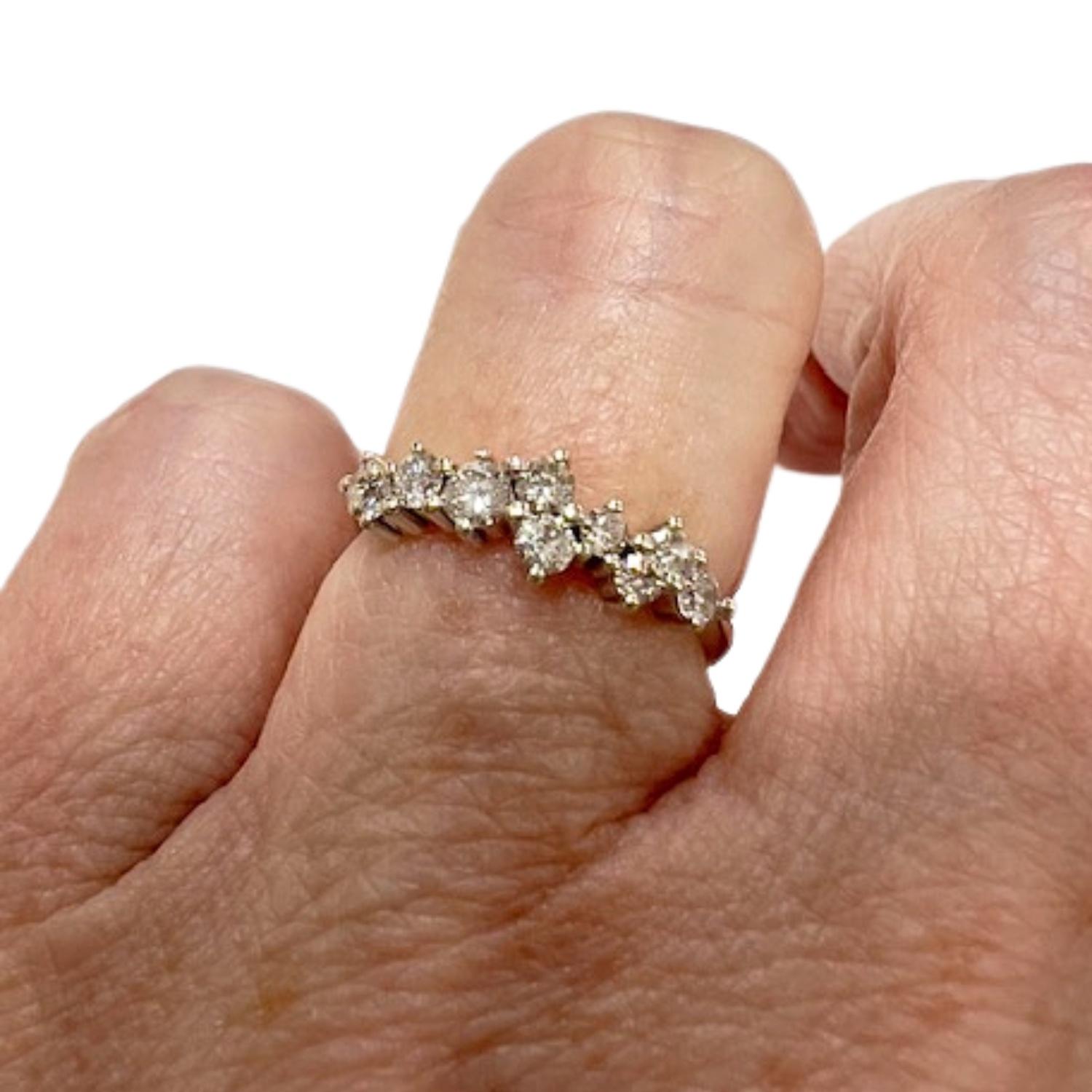 Diamant moderne du 21e siècle en or 18 carats  Bague Bon état - En vente à MADRID, ES