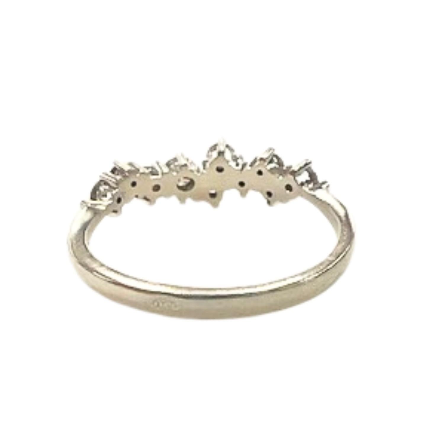 Diamant moderne du 21e siècle en or 18 carats  Bague en vente 1