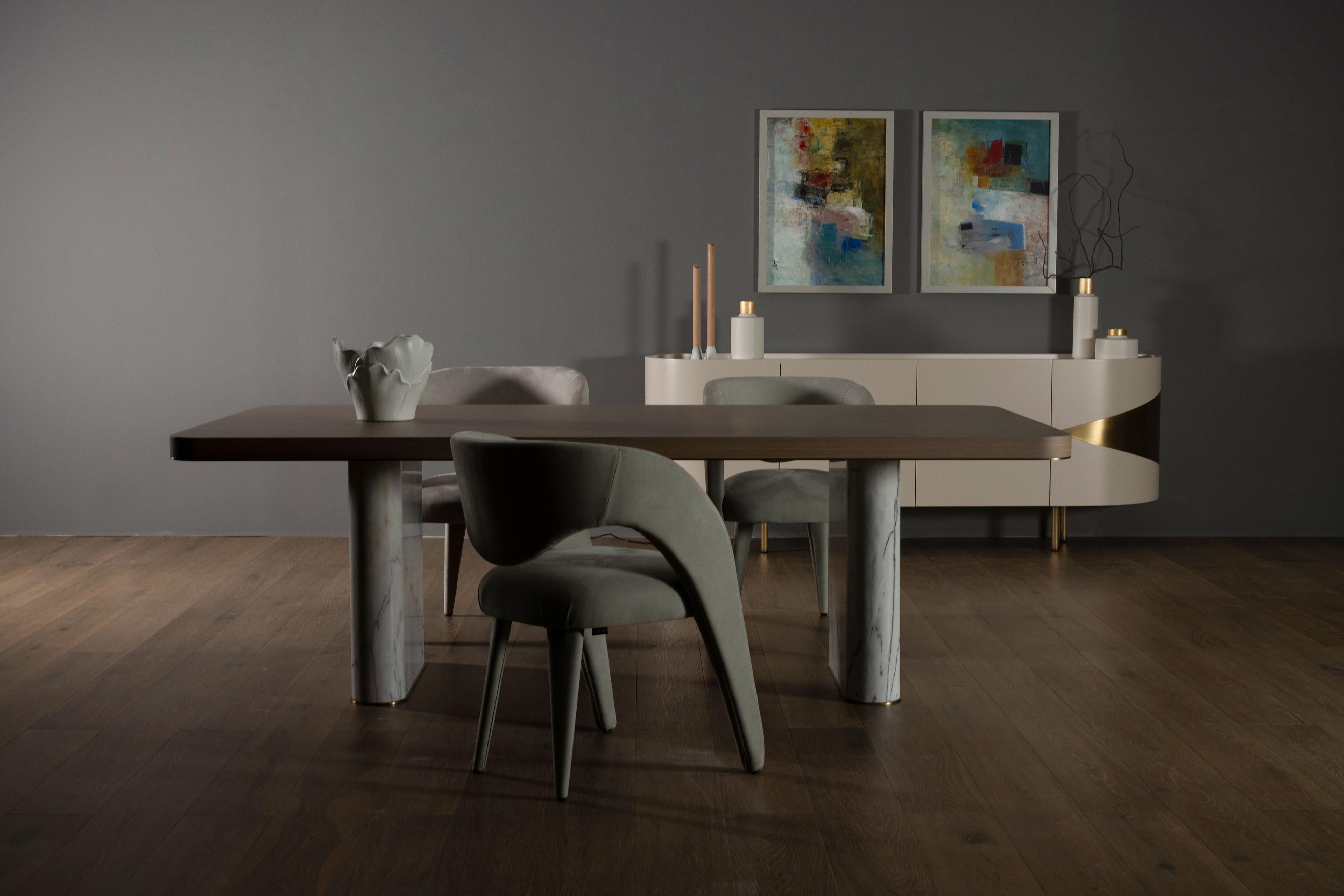 Travail du bois Table de salle à manger moderne d'automne en marbre Calacatta fabriquée à la main au Portugal par Greenapple en vente