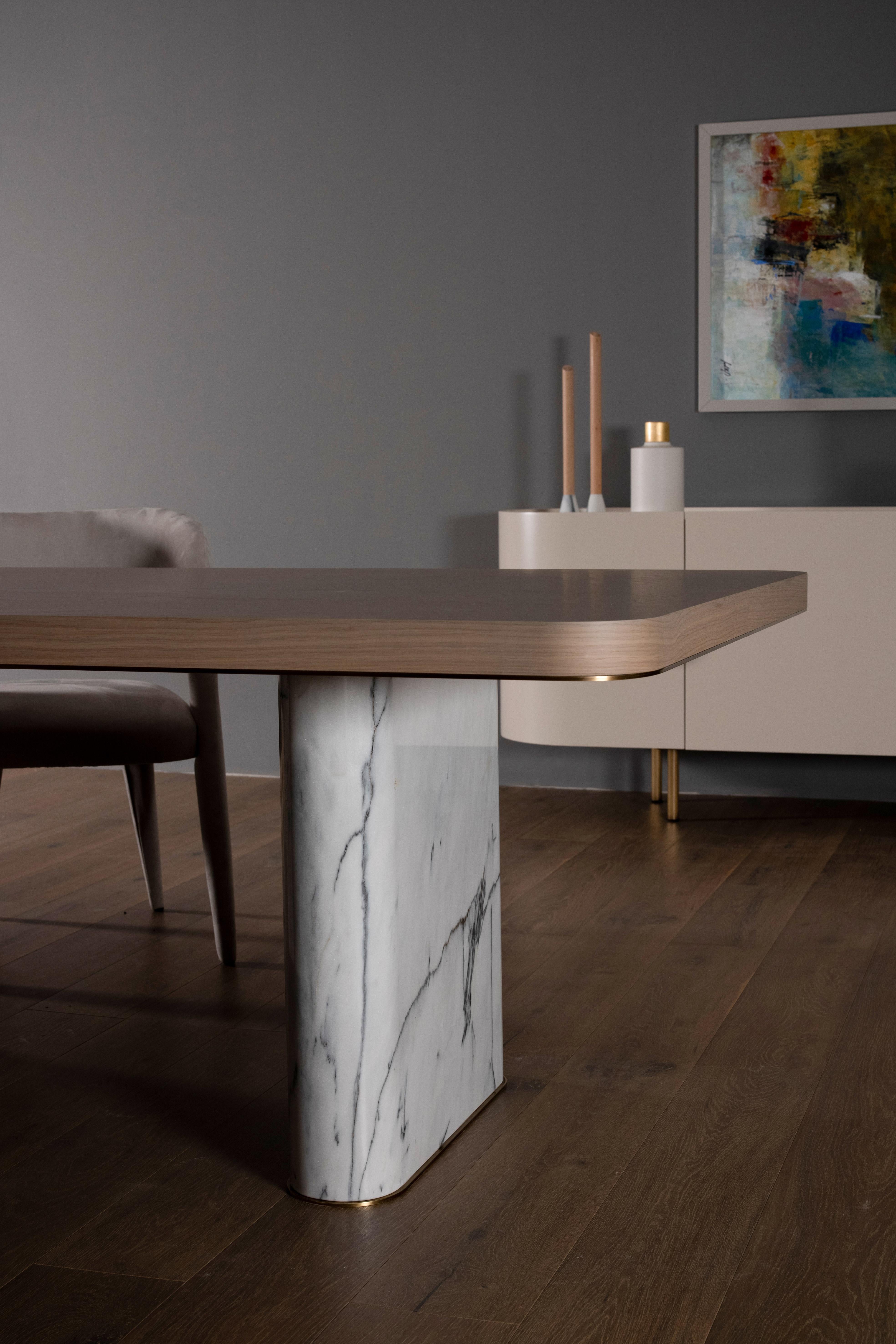 Moderne Table de salle à manger moderne d'automne en marbre Calacatta fabriquée à la main au Portugal par Greenapple en vente