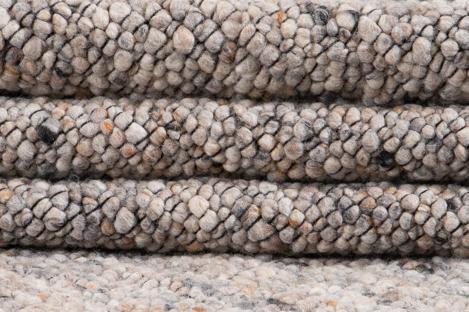 Alfombra de lana de textura afieltrada moderna del siglo XXI en venta 2