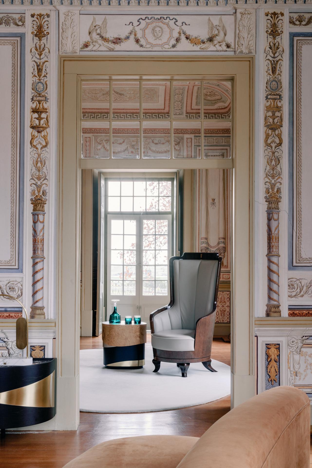 Fernando Sessel, Modern Collection'S, handgefertigt in Portugal - Europa von GF Modern.

Fernando wurde entwickelt, um maximalen Komfort zu gewährleisten und außergewöhnliche Handwerkskunst zu liefern. Der Sessel mit hoher Holzlehne und rundem