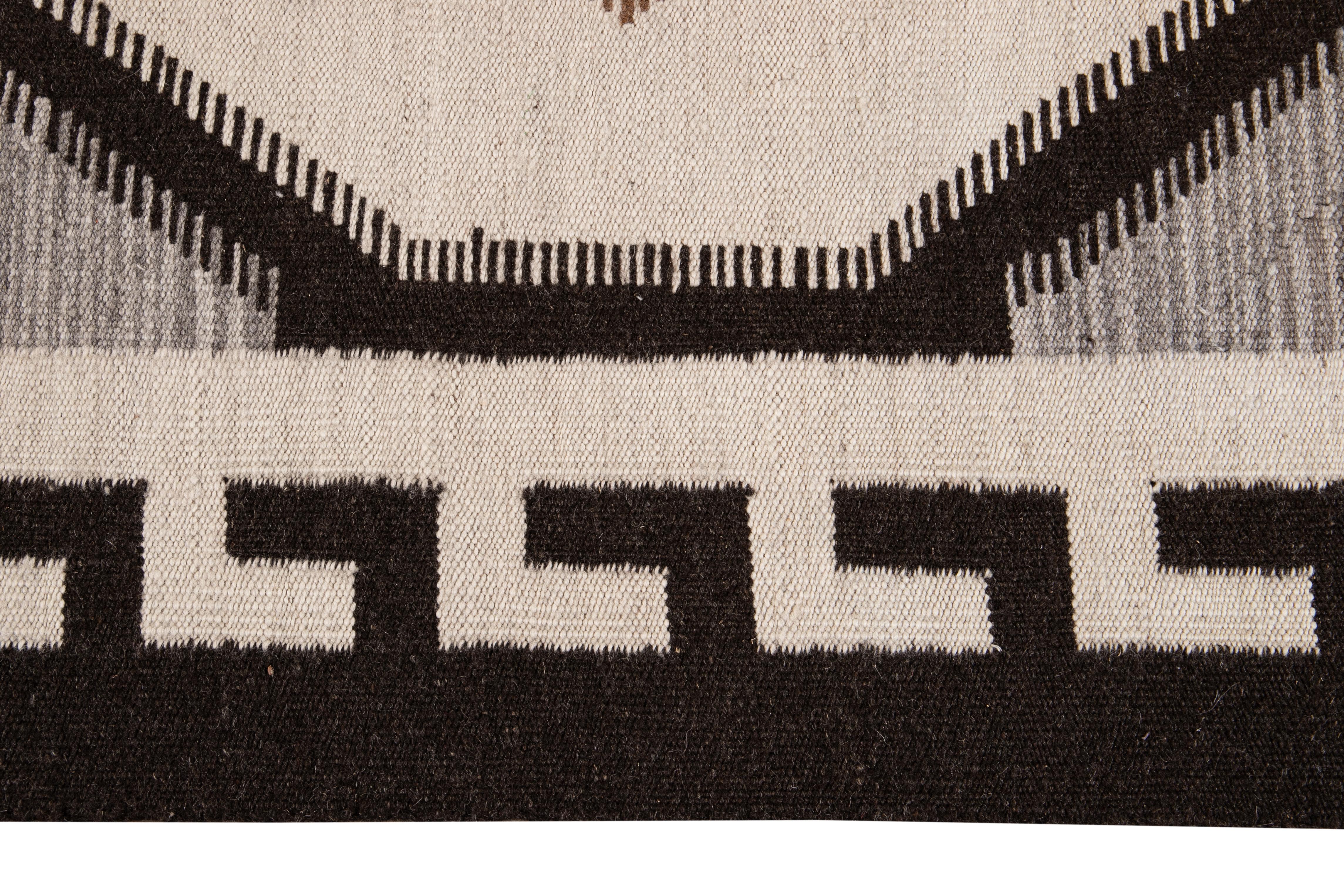 21st Century Modern Flat-Weave Navajo Style Wool Rug For Sale 6