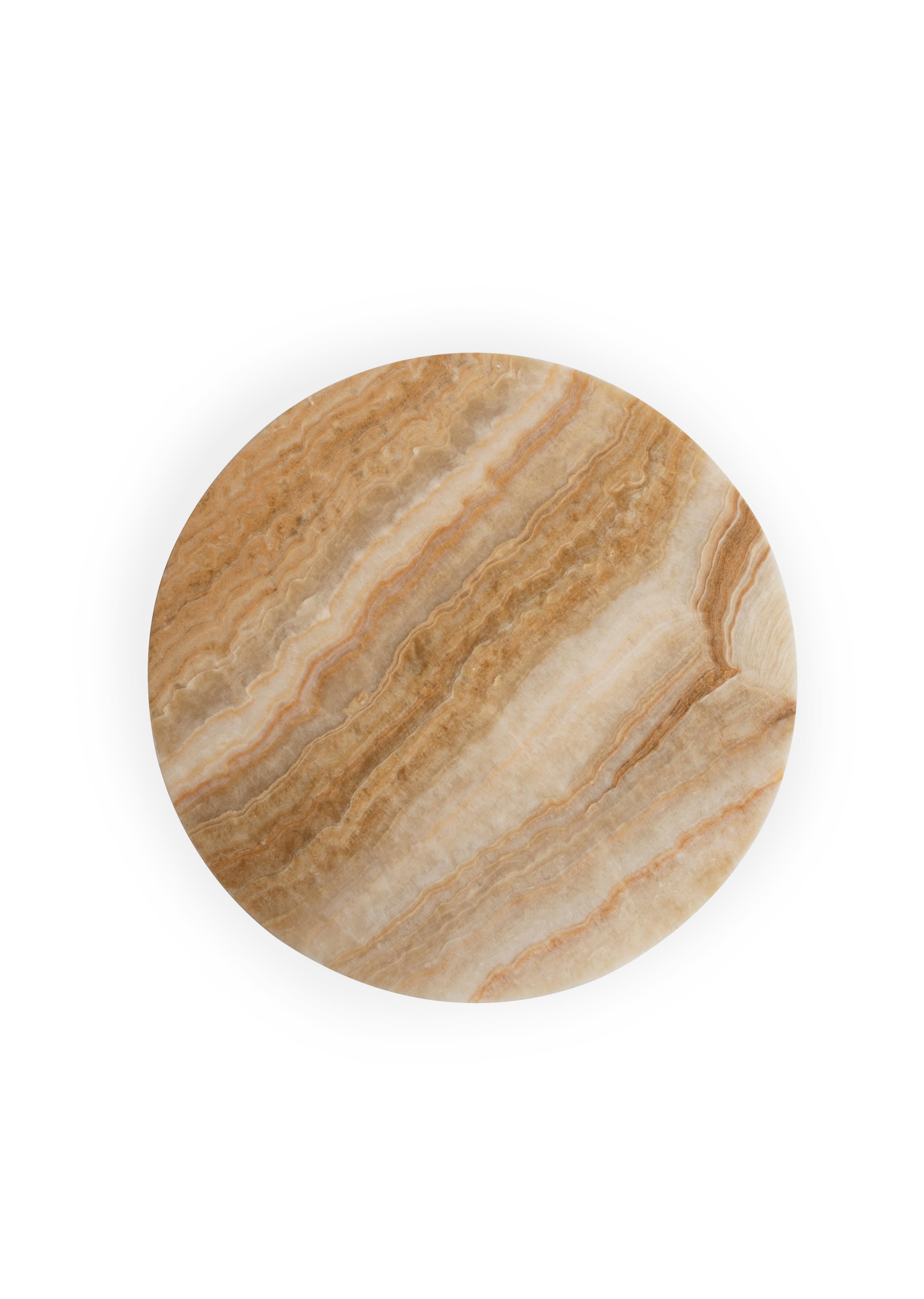 Table d'appoint moderne Foice, pierre d'onyx, fabriquée à la main au Portugal par Greenapple en vente 2