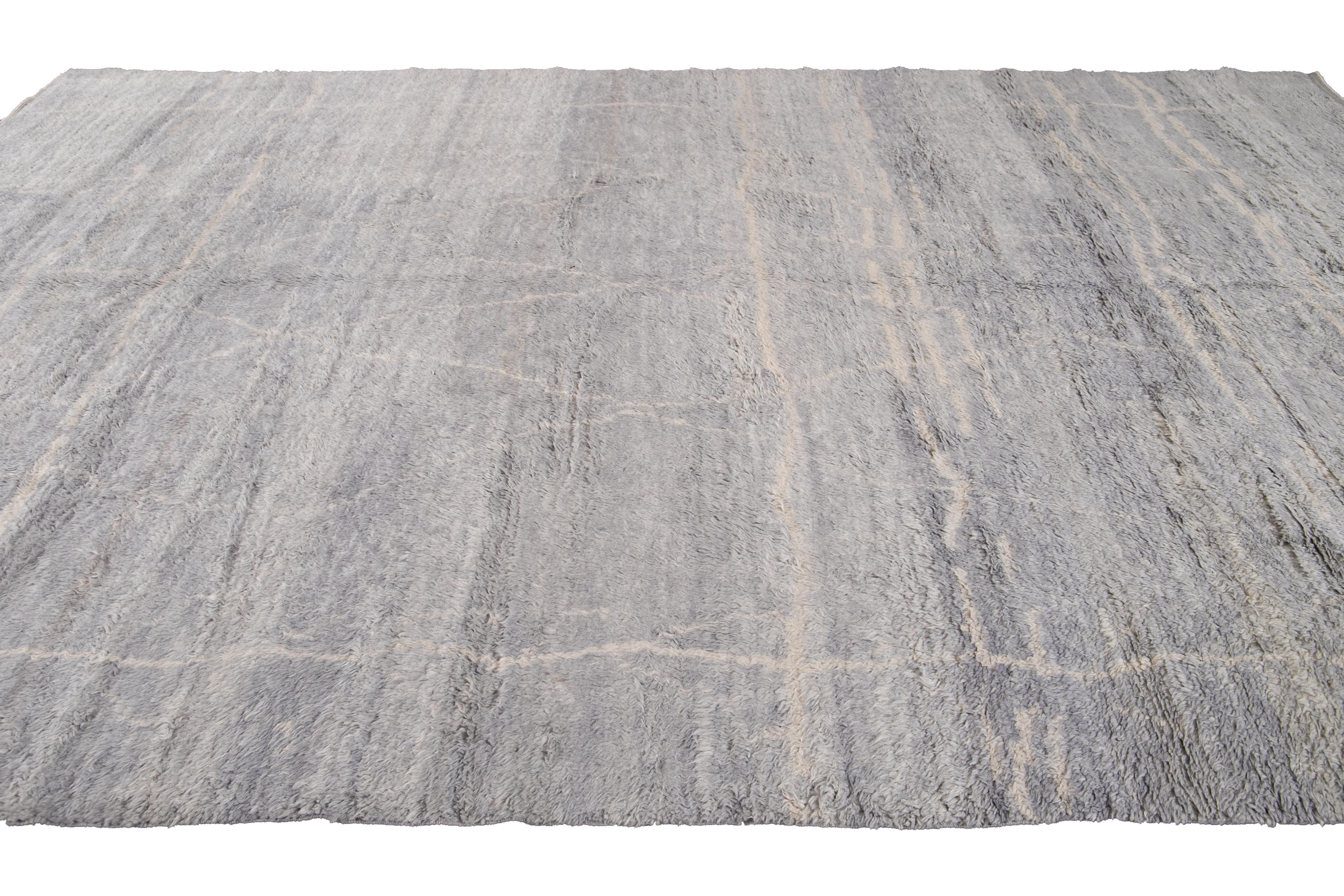 21st Century Modern Gray Moroccan Wool Rug For Sale 4