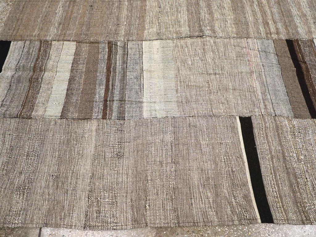 21st Century Modern Handmade Turkish Flatweave Kilim Room Size Carpet In New Condition For Sale In New York, NY