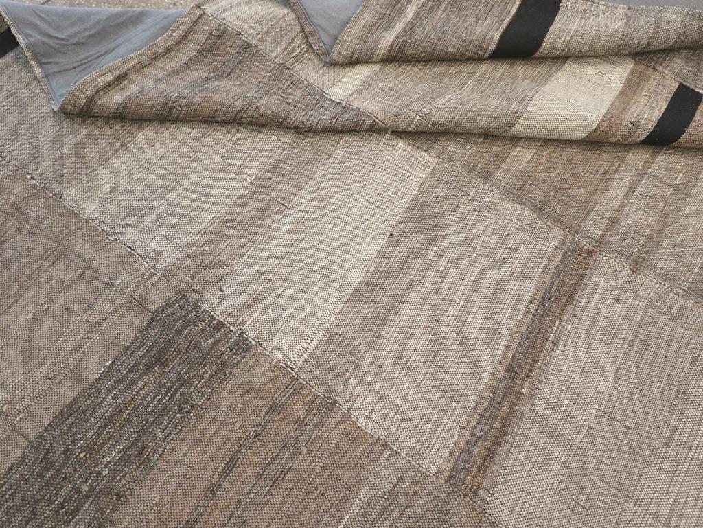 21st Century Modern Handmade Turkish Flatweave Kilim Room Size Carpet For Sale 1