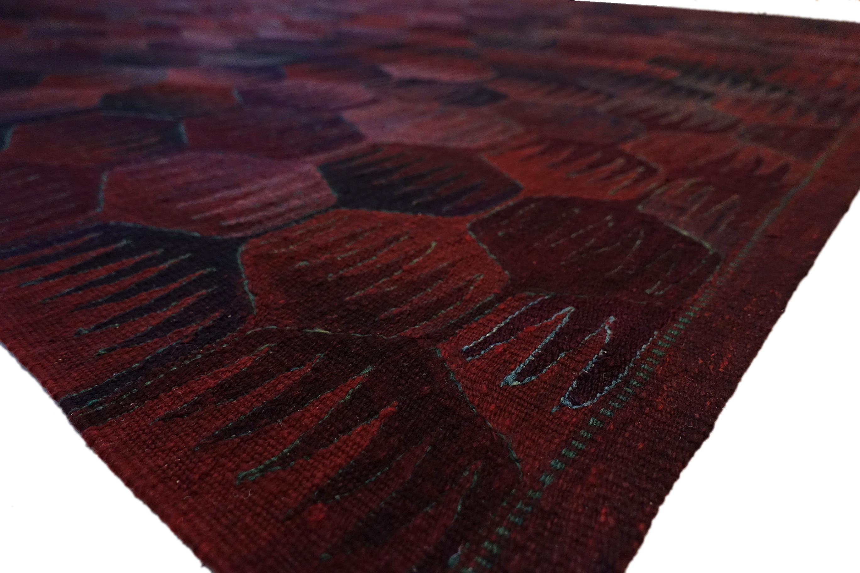 21st century modern handspun handwoven Anatolian wool Kilim carpet.

Wonderfully graphic and suitable for many modern furnishing styles. The kilim fits through its earth tones and yet abstract pattern to many furnishings and enlivens any room.