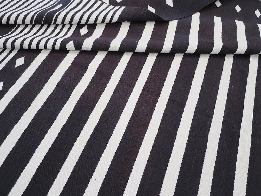 21st Century Modern Indian Flatweave Dhurrie Large Room Size Carpet For Sale 1