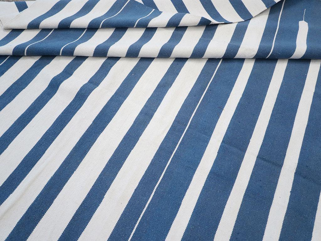 Indischer Flachgewebe Dhurrie-Teppich in Zimmergröße, 21. Jahrhundert Moderner indischer Flachgewebe im Angebot 1