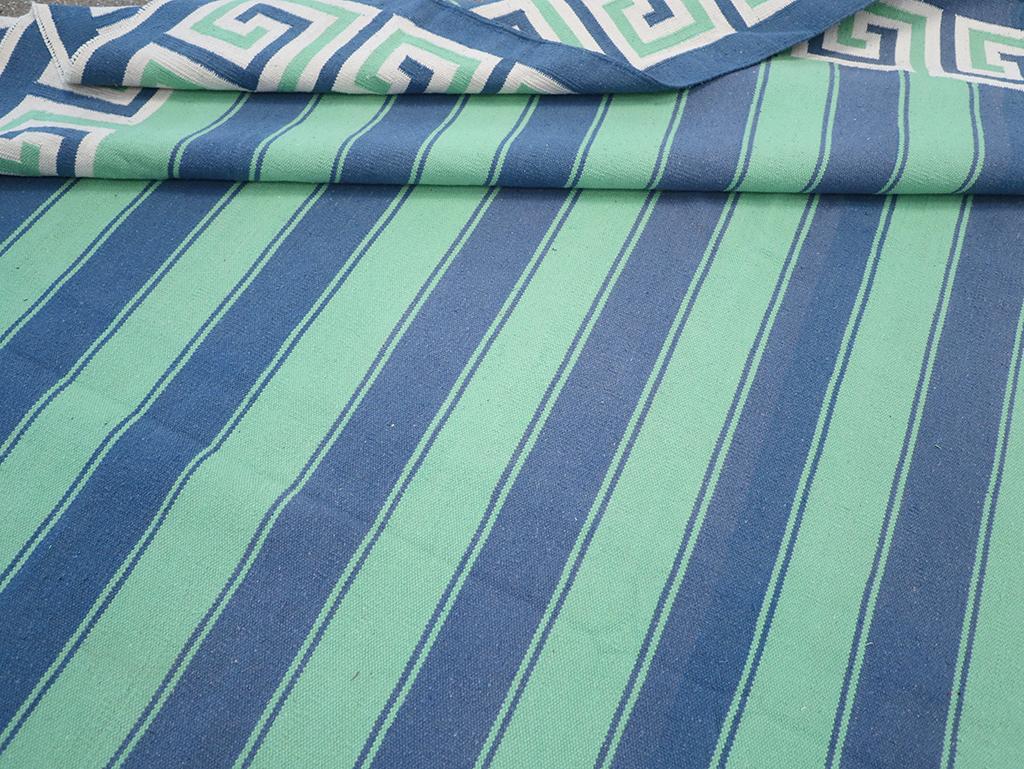Indischer Flachgewebe Dhurrie-Teppich in Zimmergröße, 21. Jahrhundert Moderner indischer Flachgewebe im Angebot 1