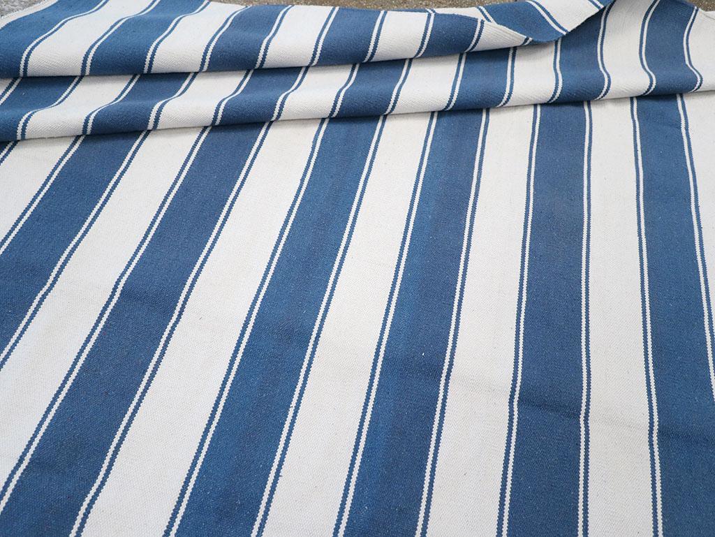 Indischer Flachgewebe Dhurrie-Teppich in Zimmergröße, 21. Jahrhundert Moderner indischer Flachgewebe im Angebot 1