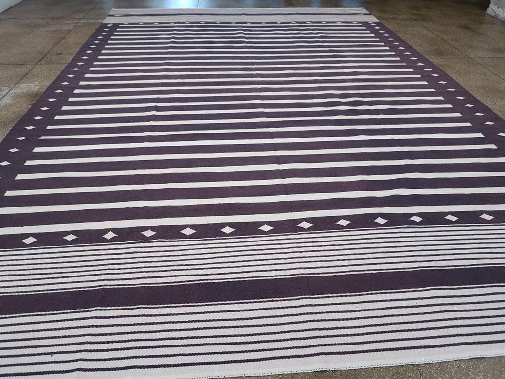 Moderner indischer Flachgewebe Dhurrie Oversize-Teppich des 21. Jahrhunderts im Zustand „Neu“ im Angebot in New York, NY