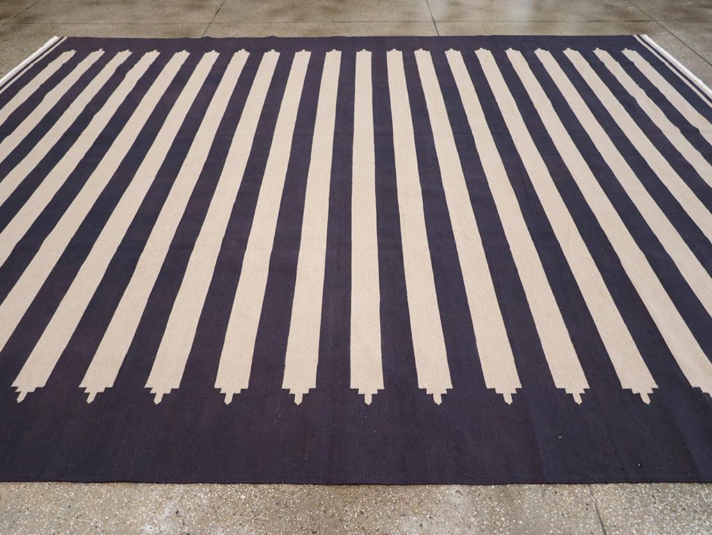 Indien Tapis Dhurrie indien moderne du 21e siècle à tissage plat en vente