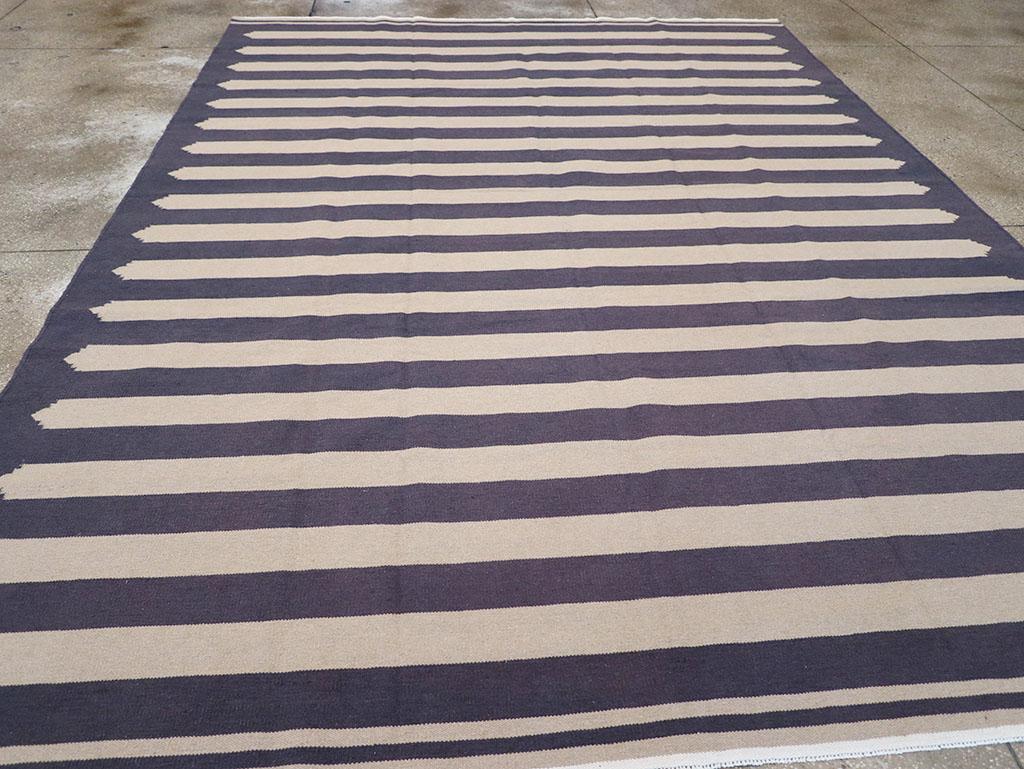 Tapis Dhurrie indien moderne du 21e siècle à tissage plat Neuf - En vente à New York, NY