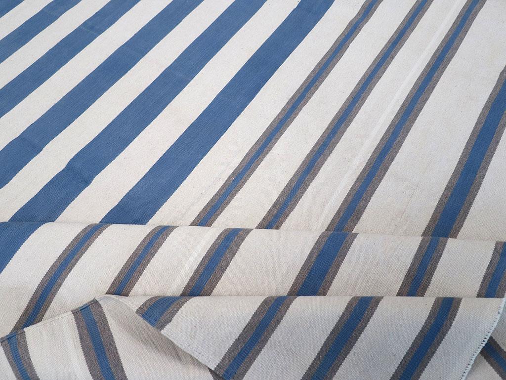 XXIe siècle et contemporain Tapis Dhurrie indien moderne du 21e siècle à tissage plat en vente