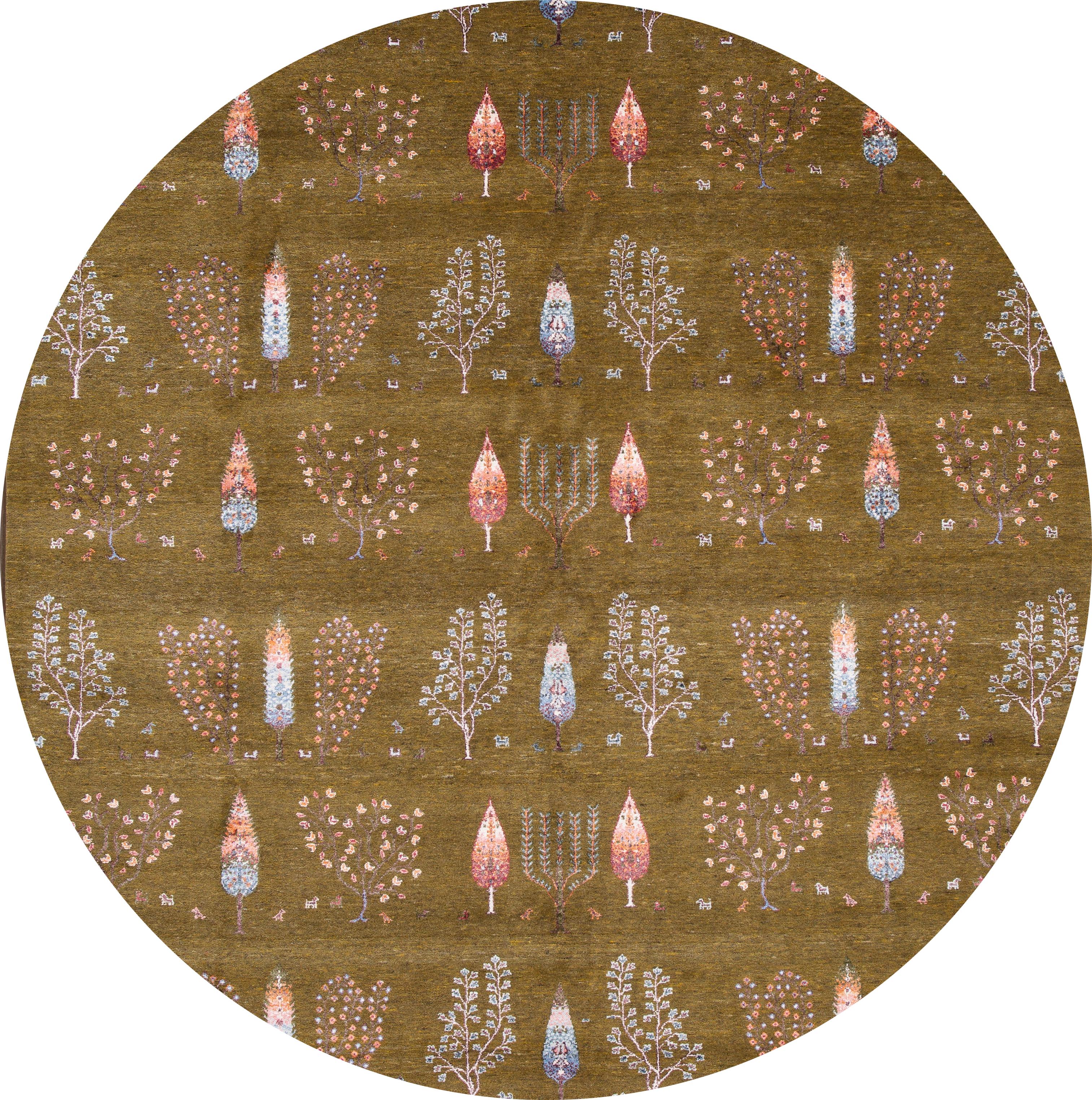 Bellissimo tappeto contemporaneo dal design Gabbeh con un campo grigio e un bellissimo disegno multicolore all-over. 

Questo tappeto misura 9
