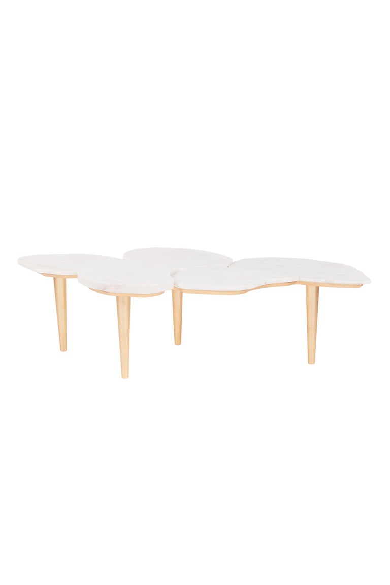 21st Century Modern Infinity Coffee Table Calacatta Bianco and Gold Leaf Handcrafted in Portugal - Europe by Greenapple

The elegant movement of the Infinity coffee table reveals a flowing piece that reflects the passage of time in an infinite