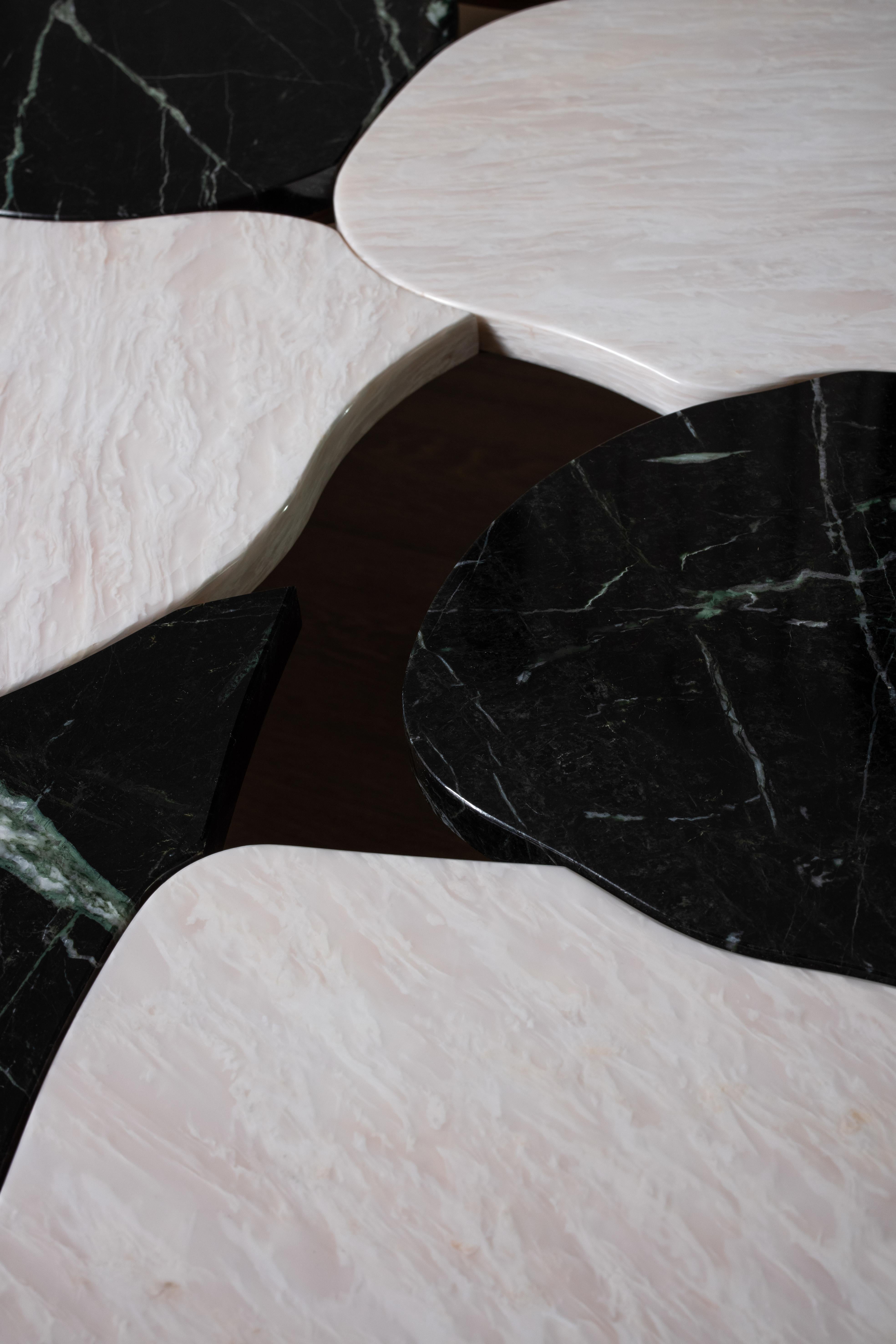 XXIe siècle et contemporain Table basse moderne Infinity en marbre Rosa Egeo, fabriquée à la main au Portugal par Greenapple en vente