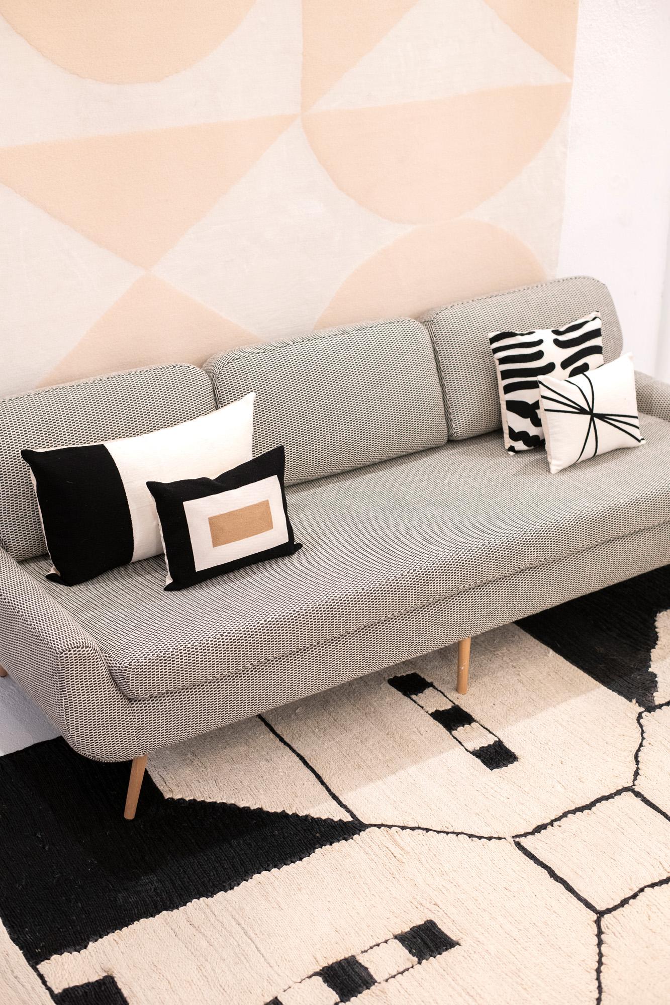 Moderner handgewebter Jute-Teppich in Schwarz & Weiß, geometrisch, Mexikan im Zustand „Neu“ im Angebot in Madrid, ES