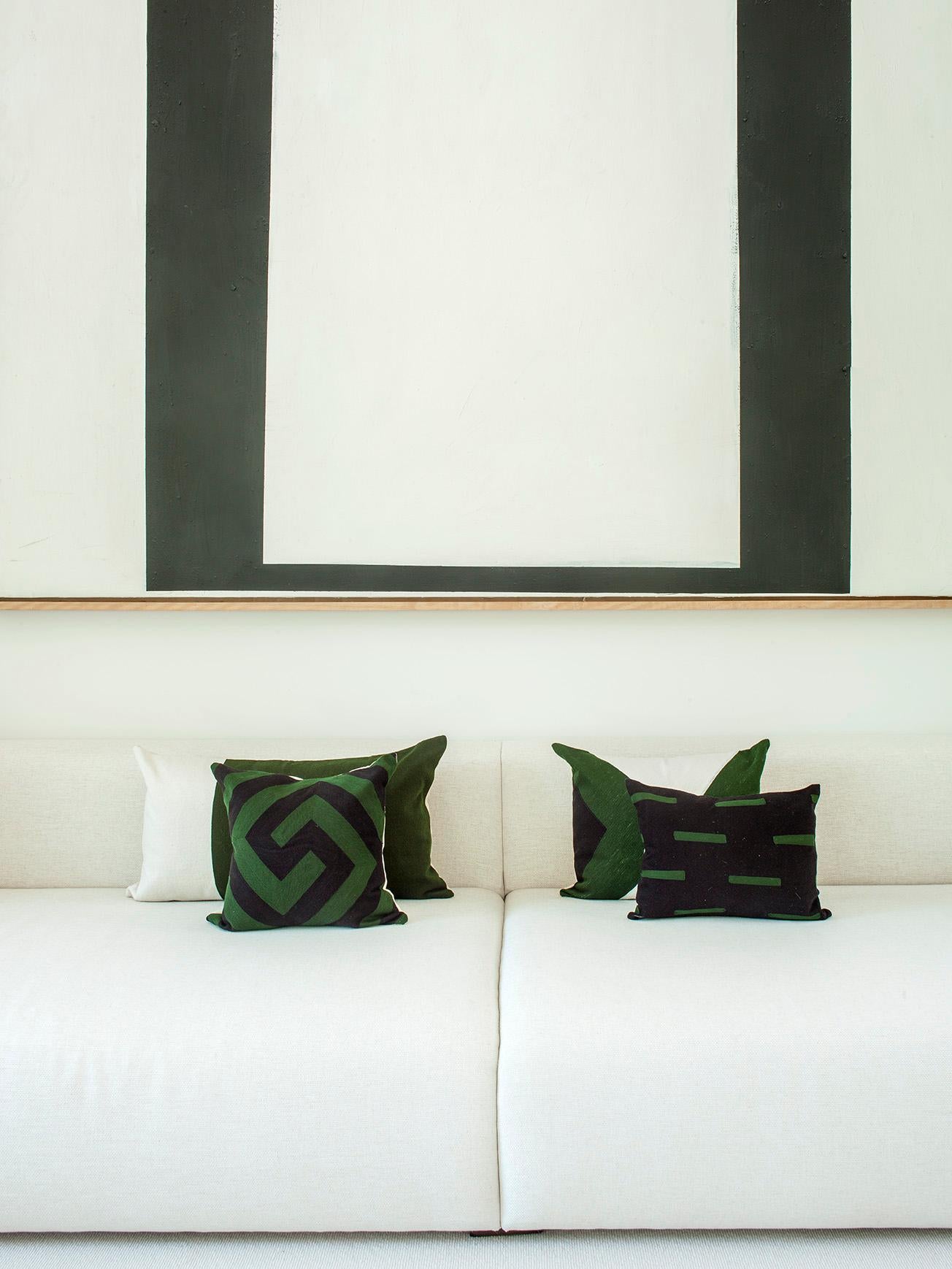 21st Century Modern Kilombo Home Embroidery Pillow Cotton Rech Black & Green In New Condition For Sale In Madrid, ES