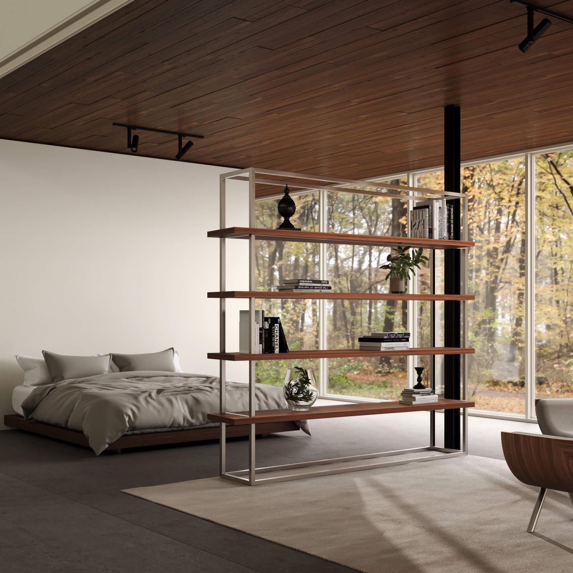 Modernes, minimalistisches, großes Bücherregal mit Regalen aus Nussbaumholz und gebürstetem Messing (Walnuss) im Angebot