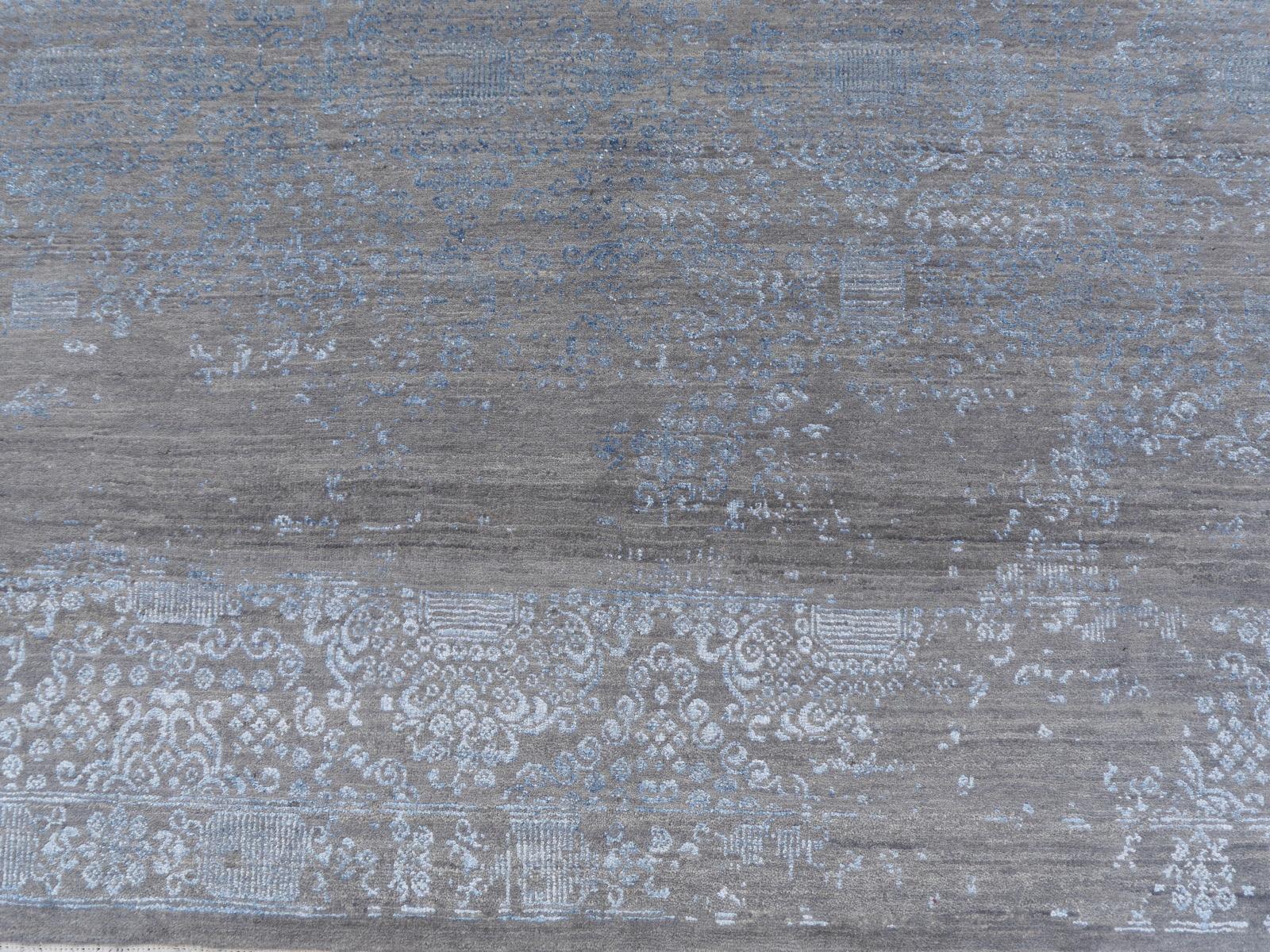 Contemporary 21st Century Modern Luxury Rug Wool Bamboo Silk Hand Knotted Blue Grey