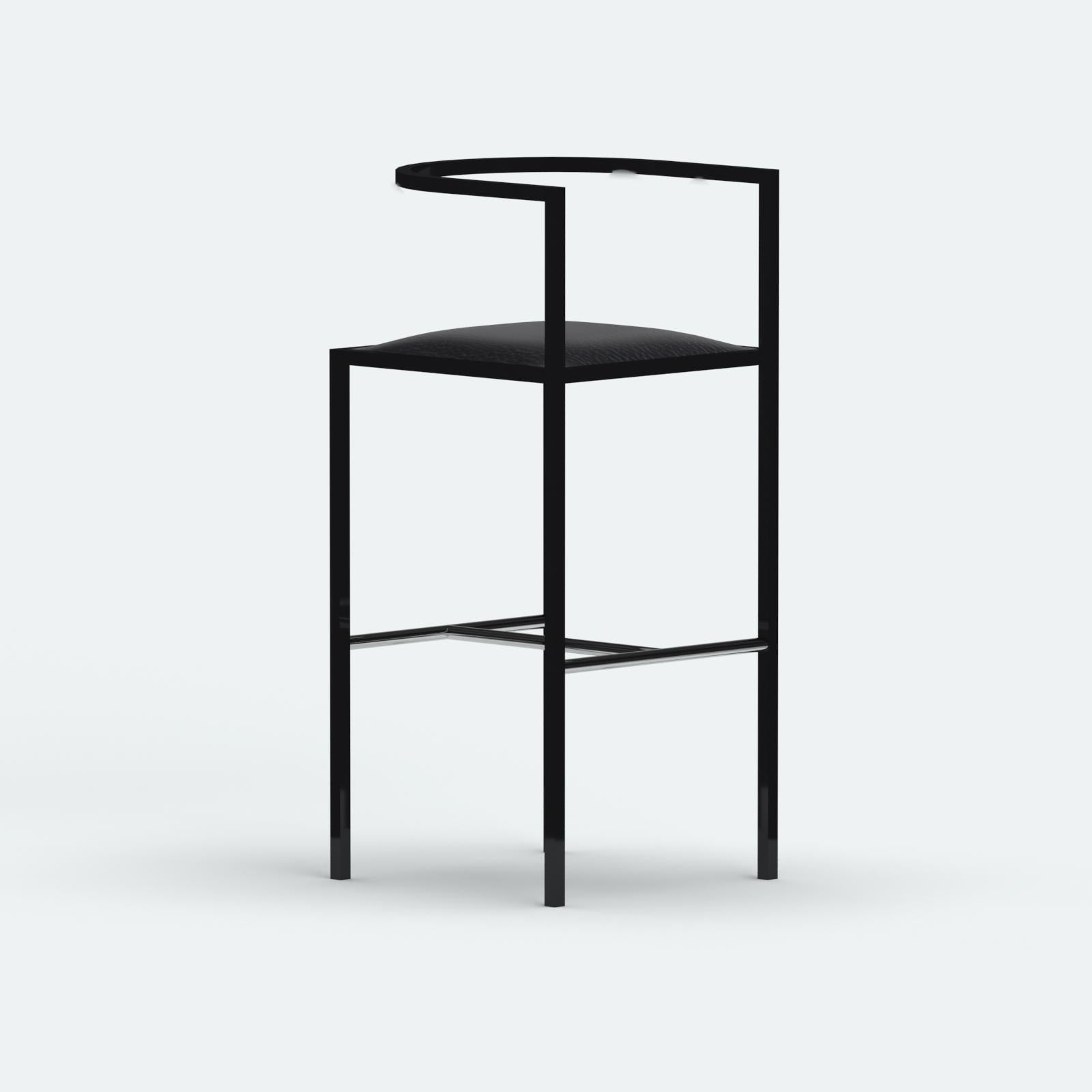 Maçka, définie par ses formes géométriques simples et juxtaposées, est une collection de sièges composée de chaises de salle à manger et d'angle, de tabourets de bar et de bancs love & lounge. Les designs aux formes et matériaux élégamment réduits
