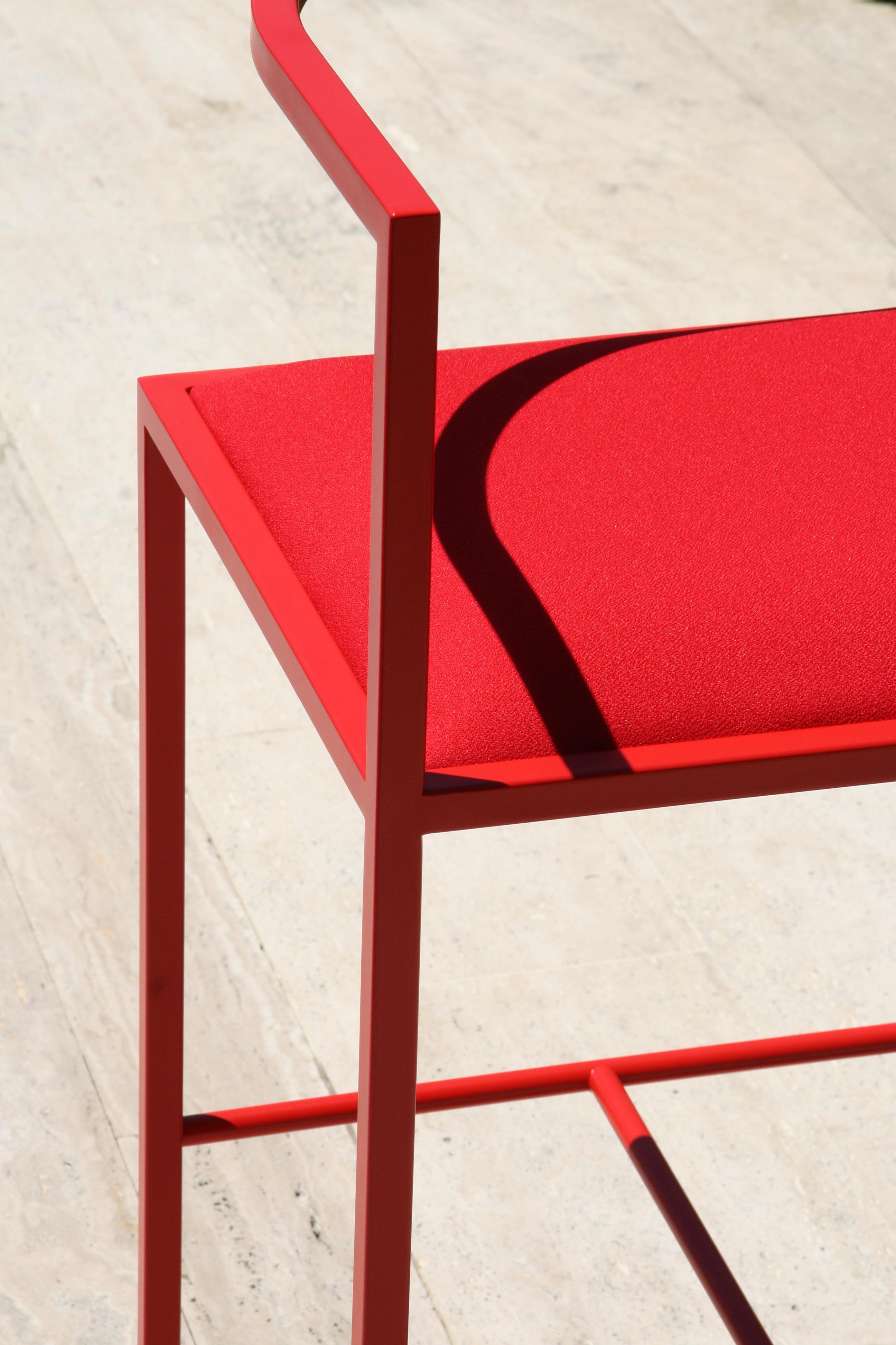 Turc 21ème siècle, Modernity, Tabouret de bar Maçka, structure en métal peint par poudrage et tapisserie d'ameublement en vente