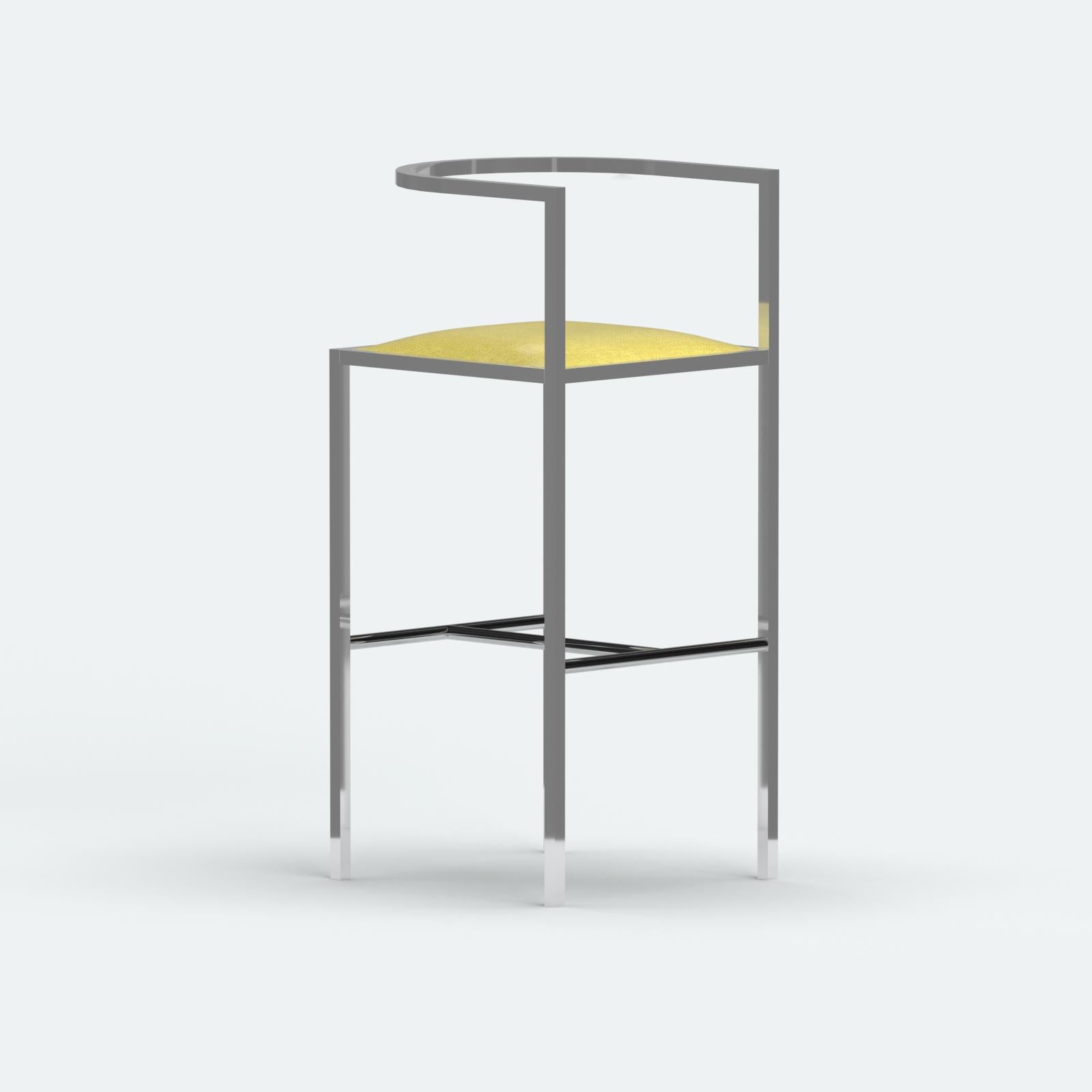 Maçka, définie par ses formes géométriques simples et juxtaposées, est une collection de sièges composée de chaises de salle à manger et d'angle, de tabourets de bar et de bancs love & lounge. Les designs aux formes et matériaux élégamment réduits
