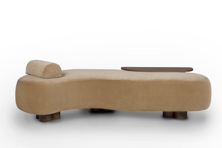 21st Century Contemporary Modern minho chaise longue cream cotton velvet walnut handcrafted in Portugal - Europe by Greenapple.

Minho puts a modern twist on the traditional chaise longue. With its strikingly curvaceous silhouette, it reveals