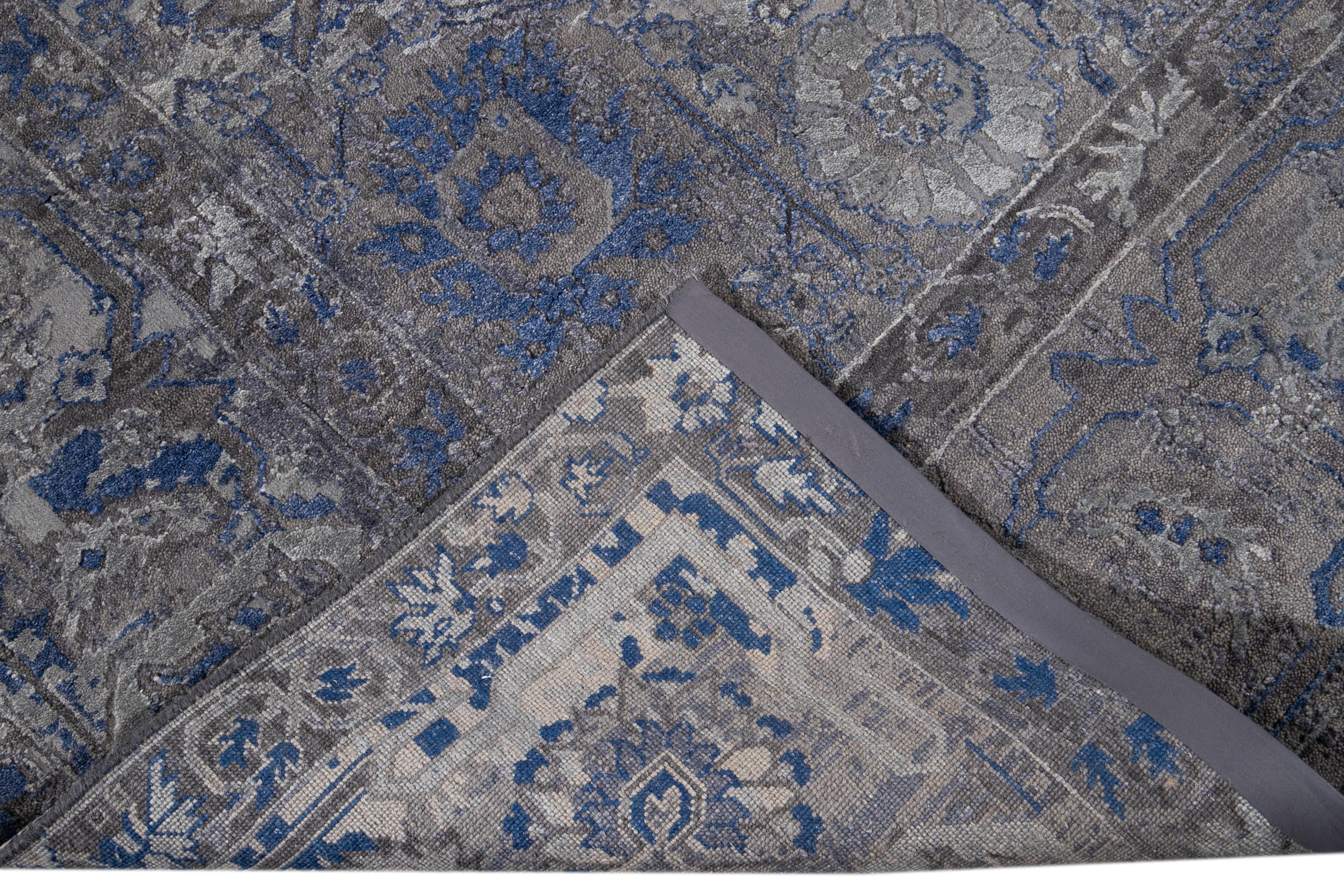 21st Century Modern Modern Wool and Silk Rug For Sale 2