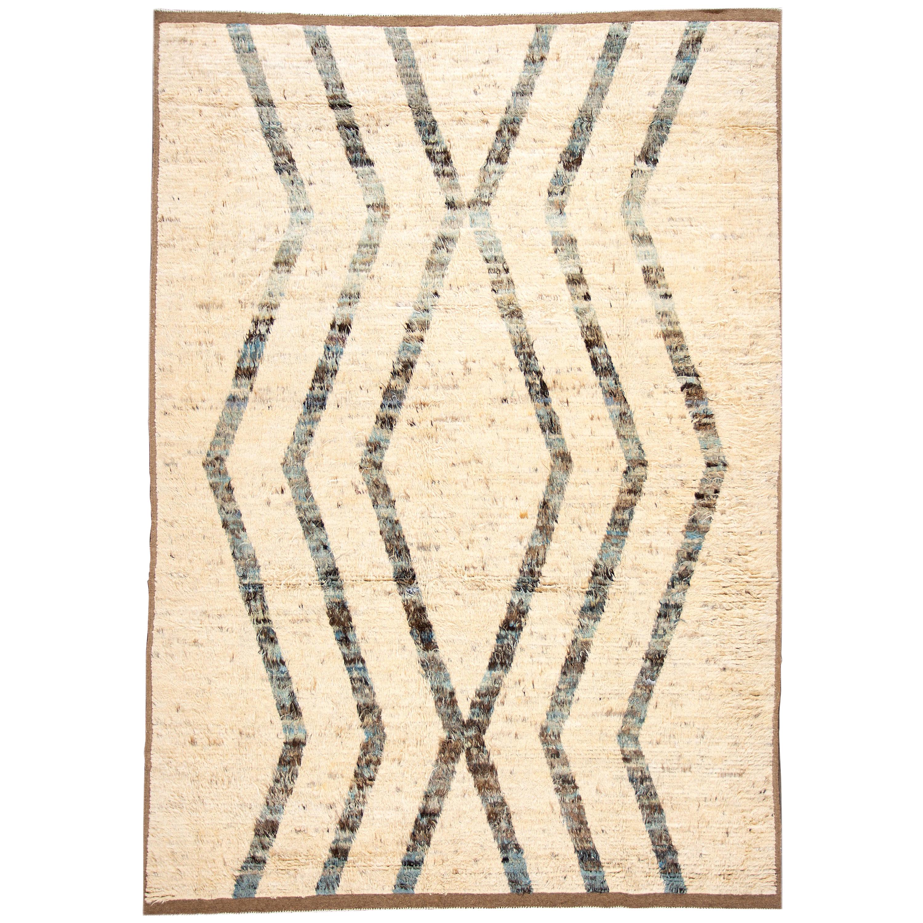 Tappeto in lana marocchina beige del 21° secolo con motivo tribale