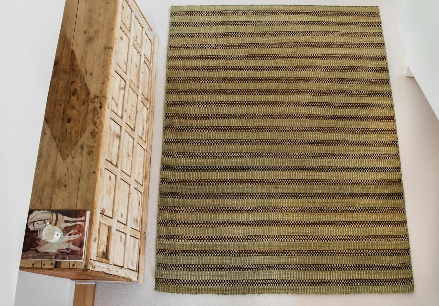 Wool Modern Handwoven Paddle Dhurrie Jute Carpet Rug Green Black & Natural Brown For Sale