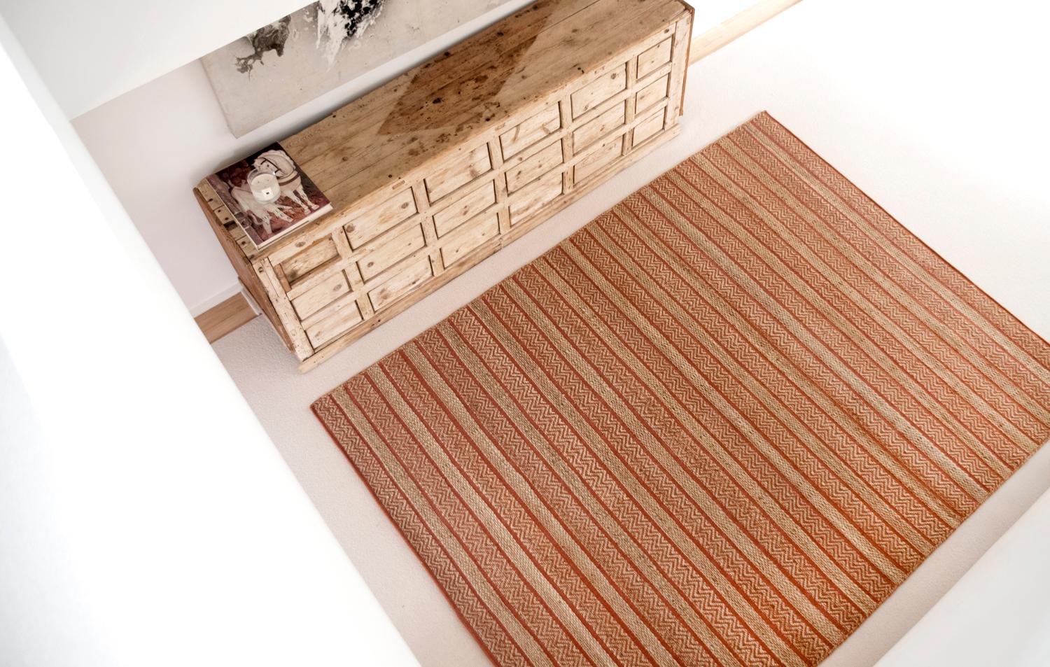 Contemporary Modern Handwoven Paddle Dhurrie Jute Carpet Rug Orange & Natural Geometric For Sale