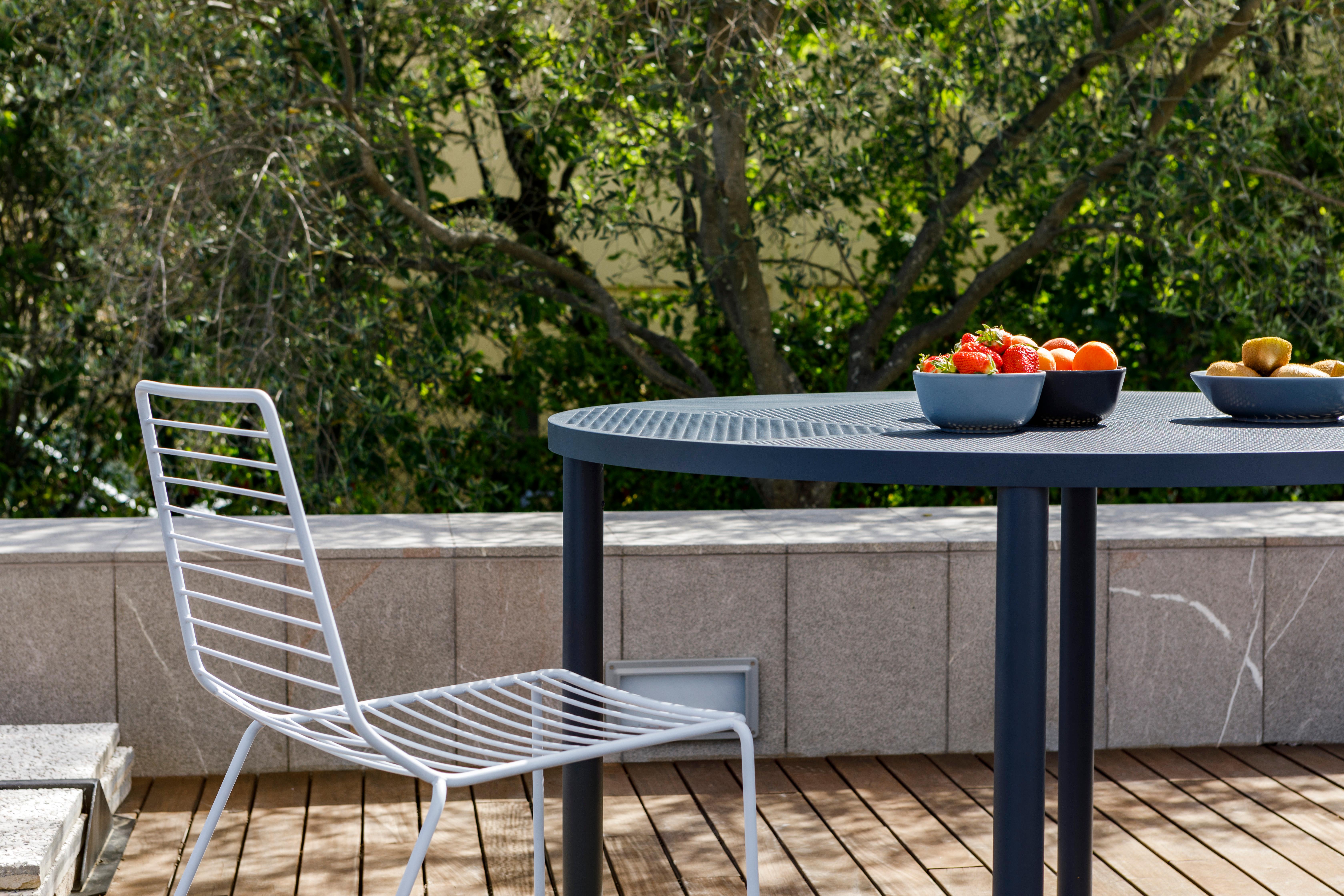 21st Century Modern Perforated Steel Round Table for Outdoor Neo Made in Italy For Sale 1