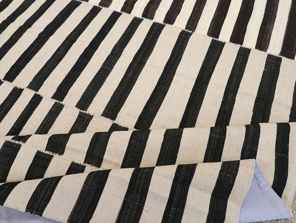 Moderner persischer Flachgewebe-Kelim-Galerie-Teppich des 21. Jahrhunderts (Wolle) im Angebot