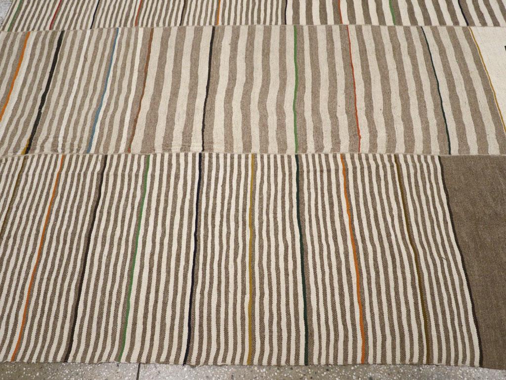 Siglo XXI Alfombra Persa Moderna de Tejido Plano Kilim Tamaño de la Habitación Siglo XXI y contemporáneo en venta
