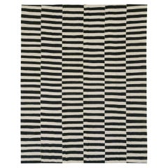 21st Century Modern Persian Flatweave Kilim Room Size Carpet (tapis persan tissé plat du 21e siècle)