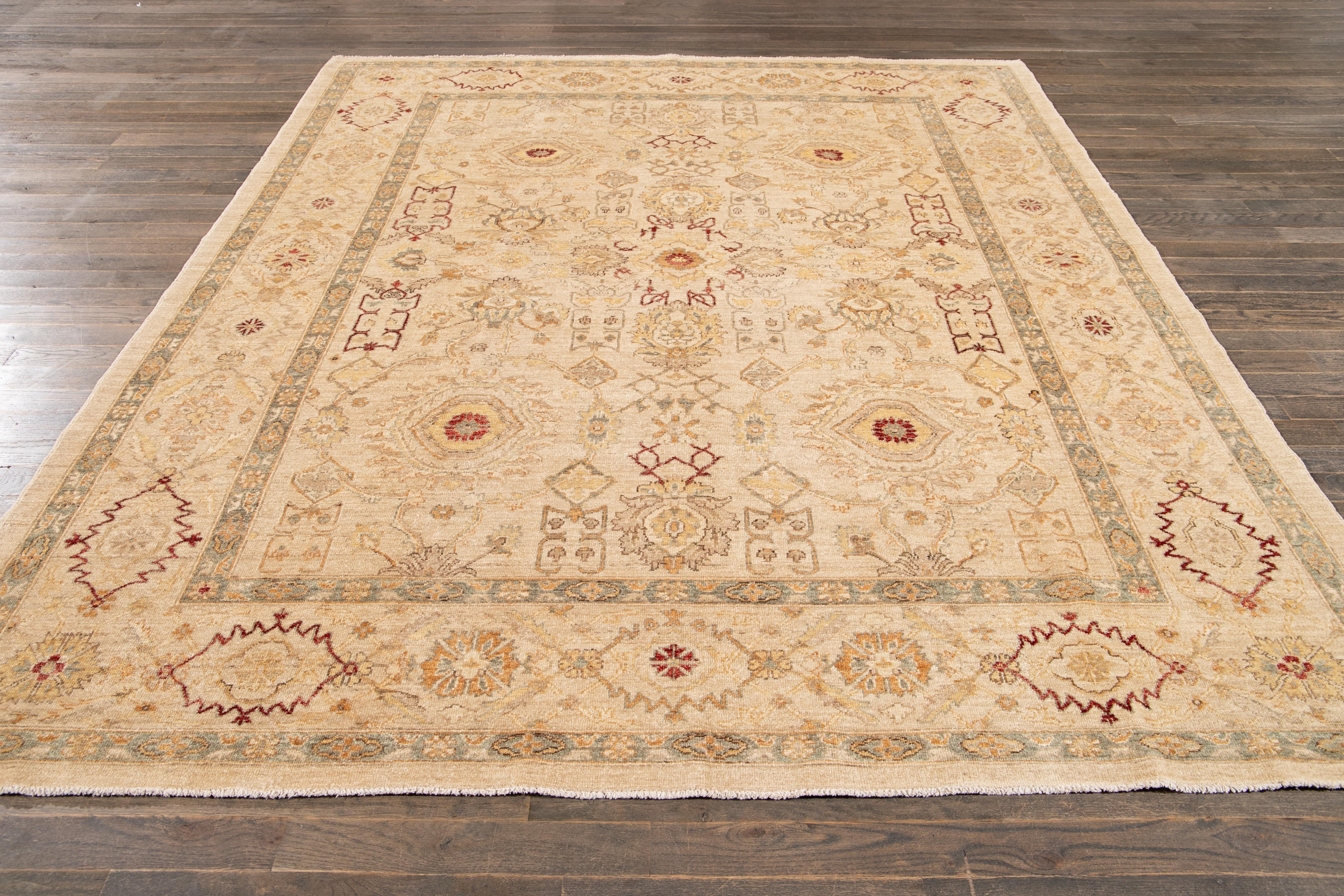 Siglo XXI Alfombra moderna de lana Peshawar beige con motivos florales en venta 5