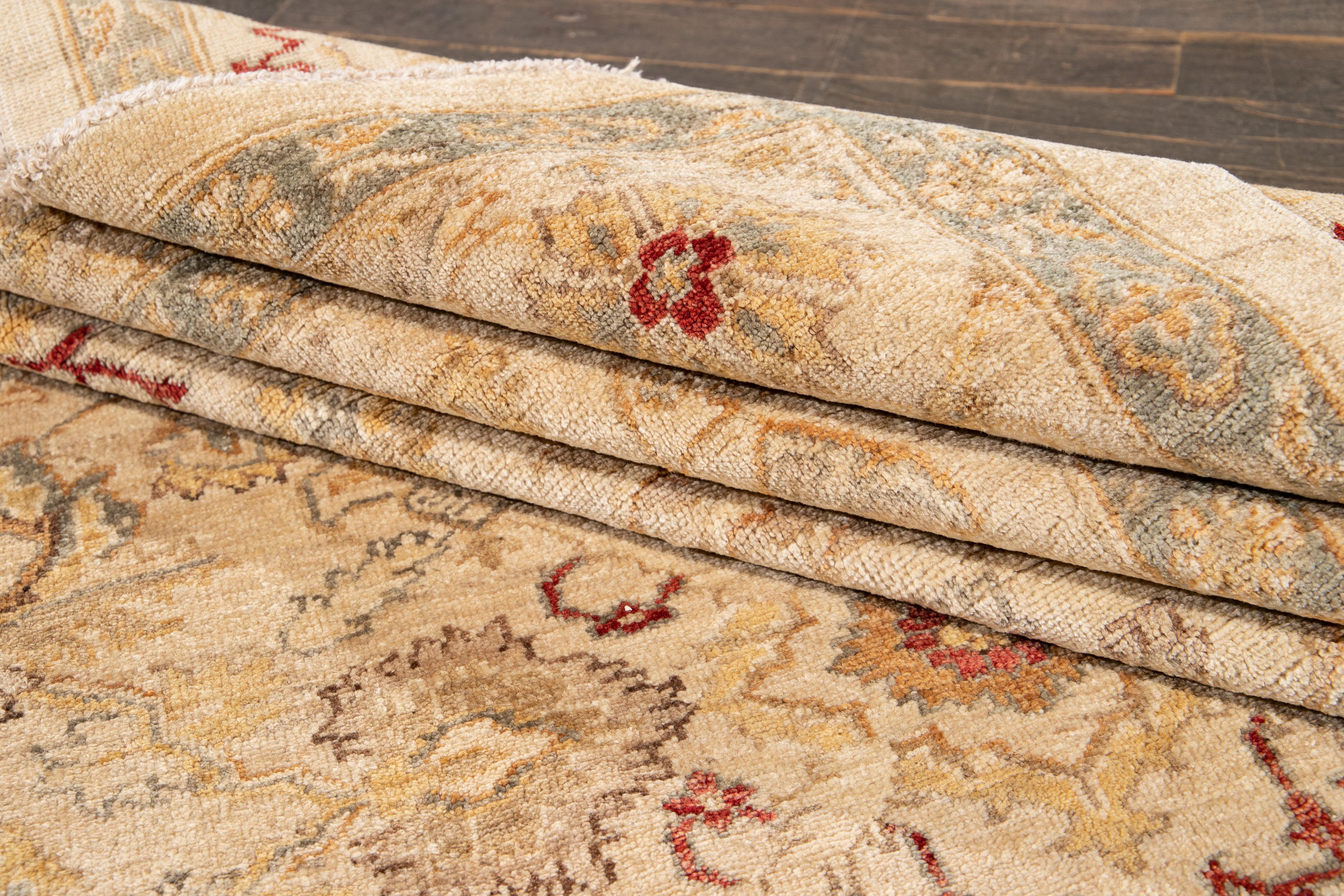 Siglo XXI Alfombra moderna de lana Peshawar beige con motivos florales Lana en venta